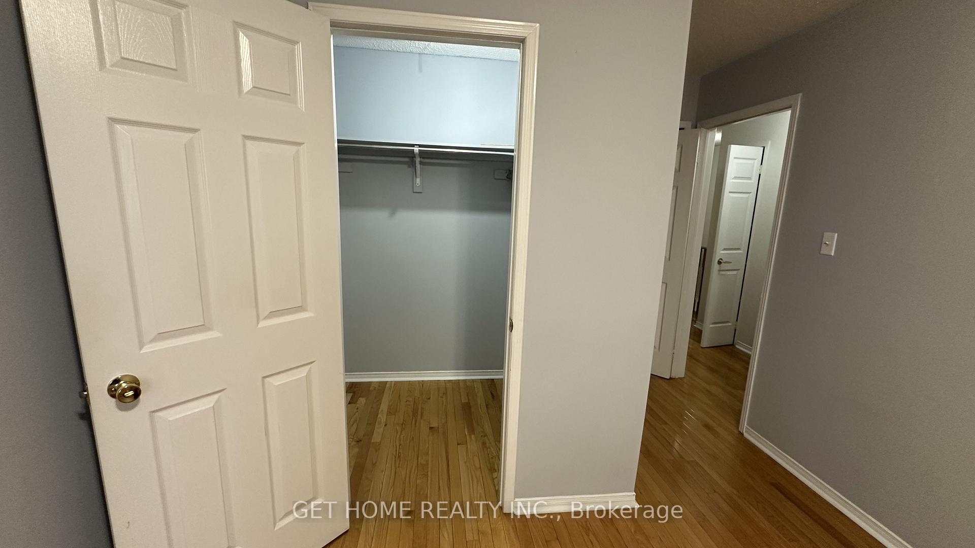 Photo 19 of 97 San Gabriele Place, North York, Humber Summit — HOMEH