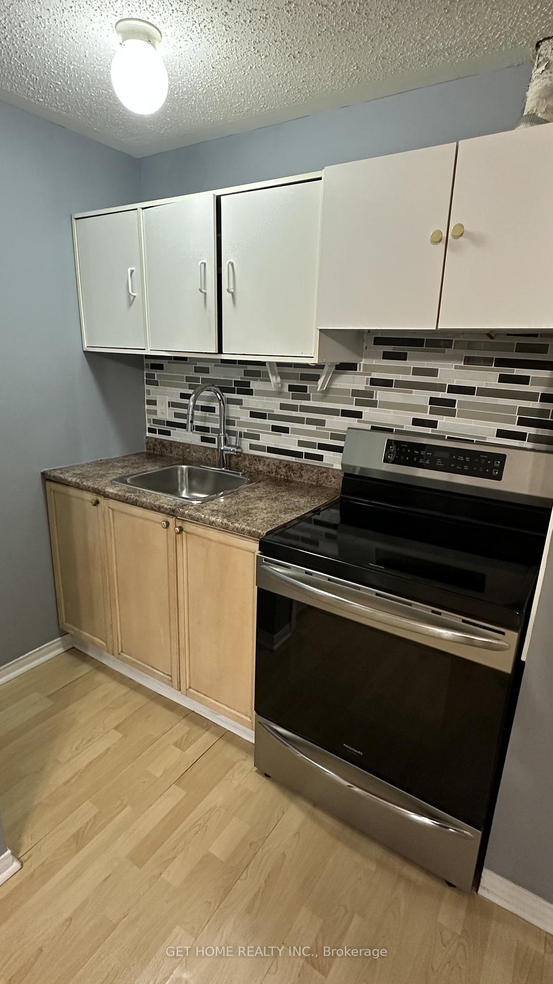 Photo 36 of 97 San Gabriele Place, North York, Humber Summit — HOMEH