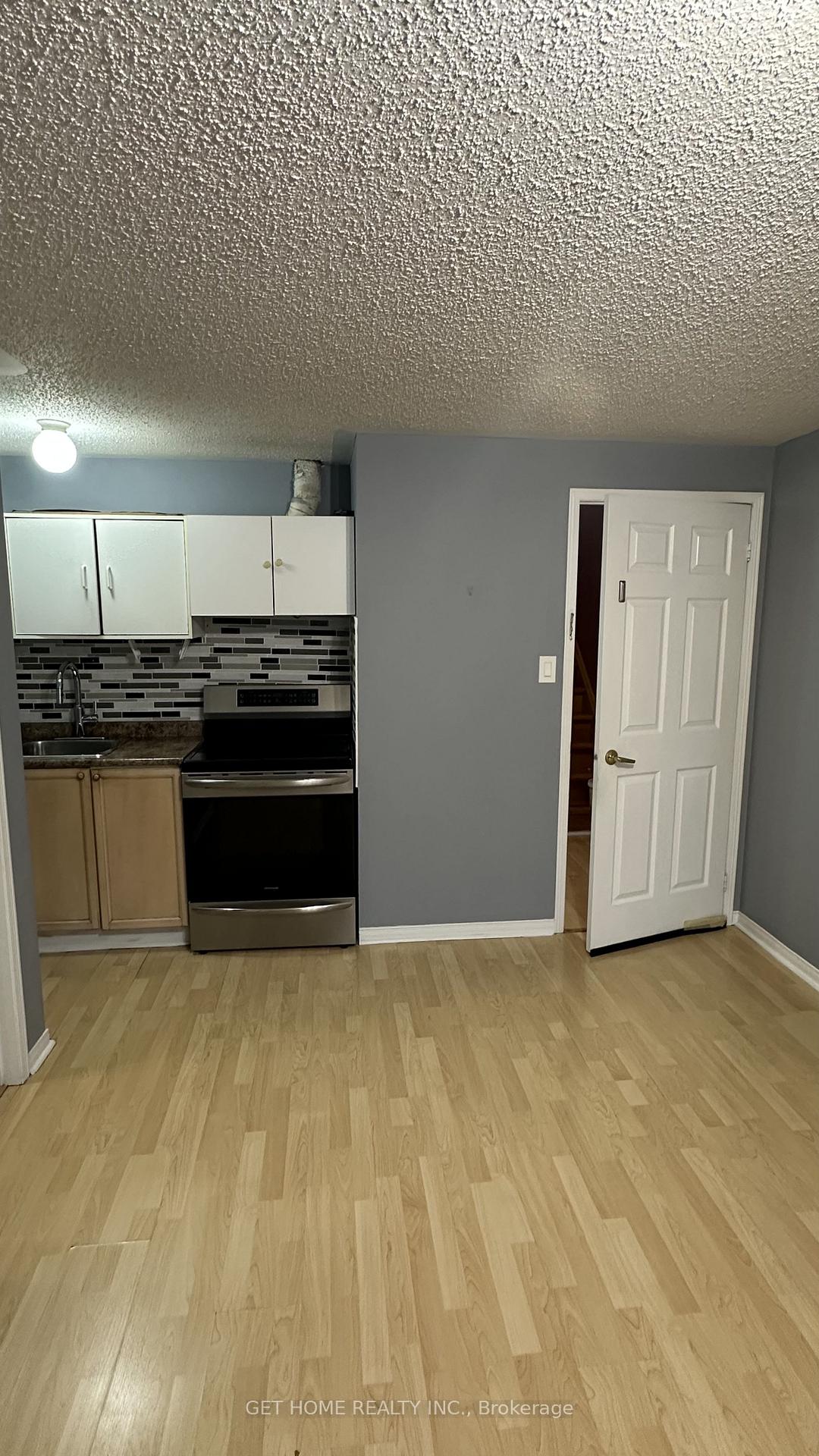 Photo 38 of 97 San Gabriele Place, North York, Humber Summit — HOMEH
