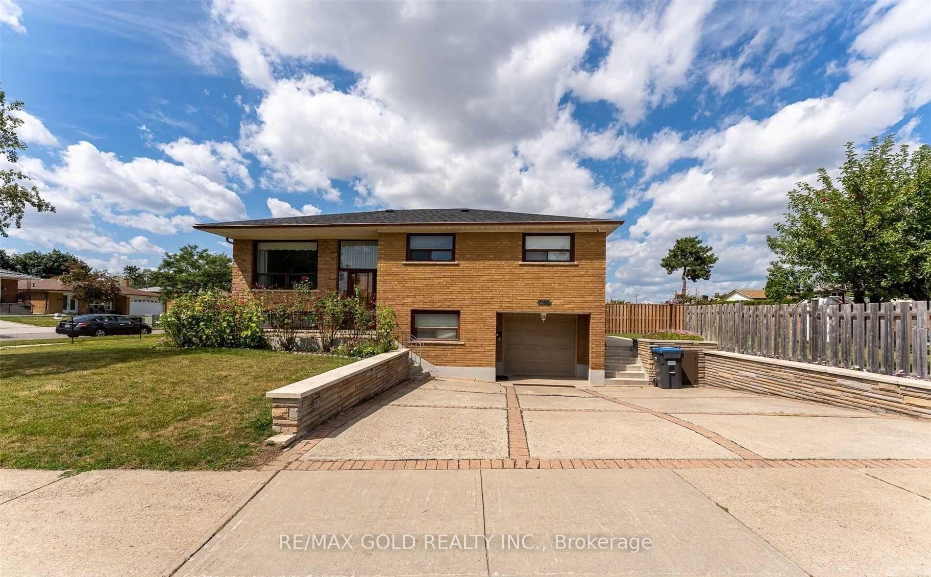 Photo 1 of 7305 Redstone Road, Mississauga, Malton — HOMEH