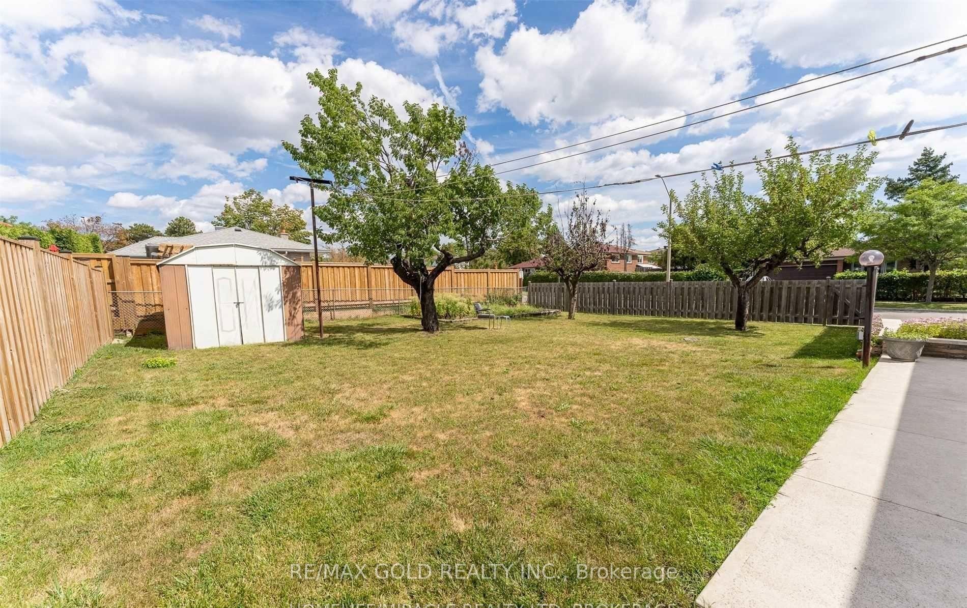 Photo 6 of 7305 Redstone Road, Mississauga, Malton — HOMEH