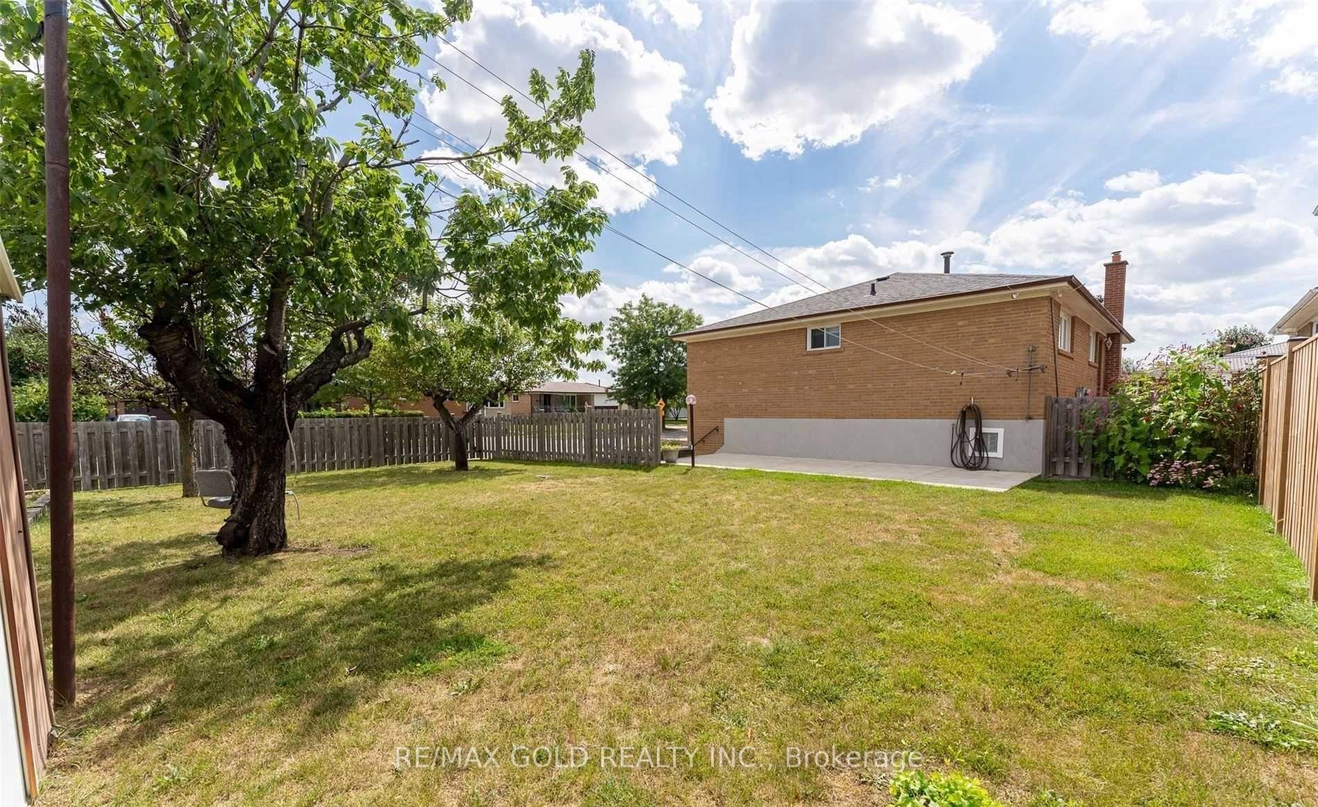 Photo 7 of 7305 Redstone Road, Mississauga, Malton — HOMEH