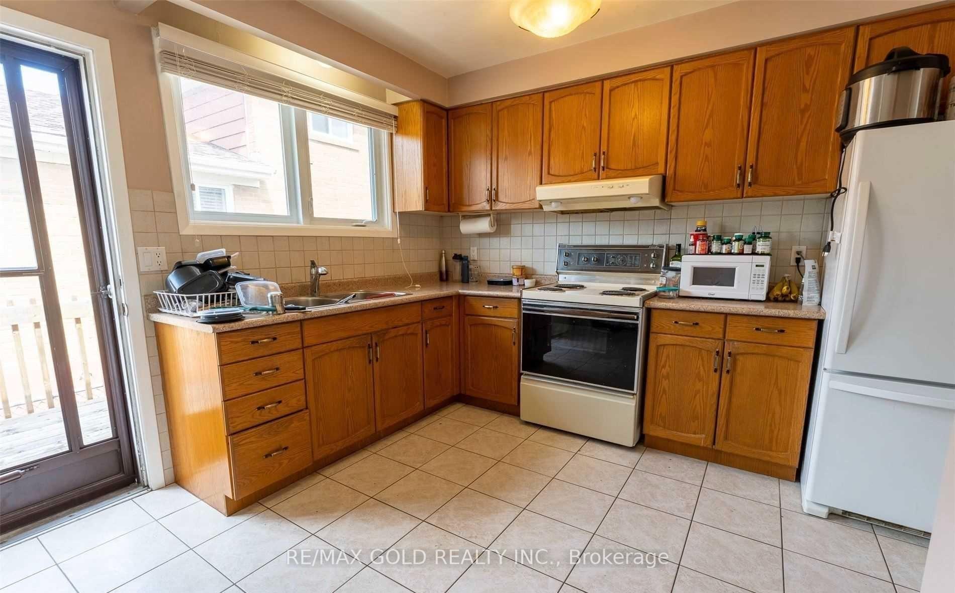 Photo 14 of 7305 Redstone Road, Mississauga, Malton — HOMEH