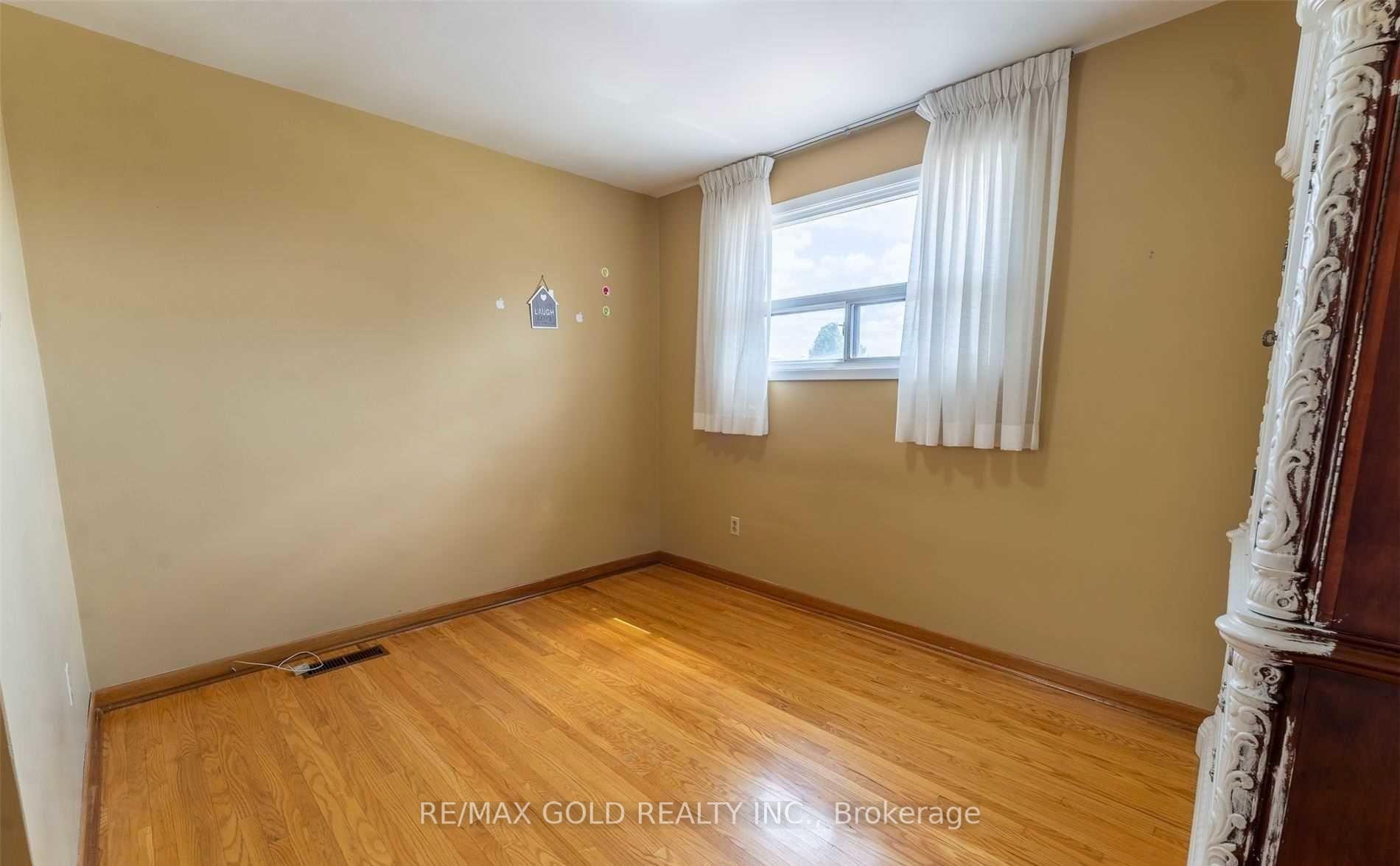 Photo 18 of 7305 Redstone Road, Mississauga, Malton — HOMEH