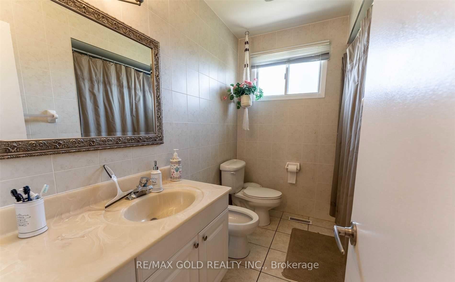 Photo 19 of 7305 Redstone Road, Mississauga, Malton — HOMEH