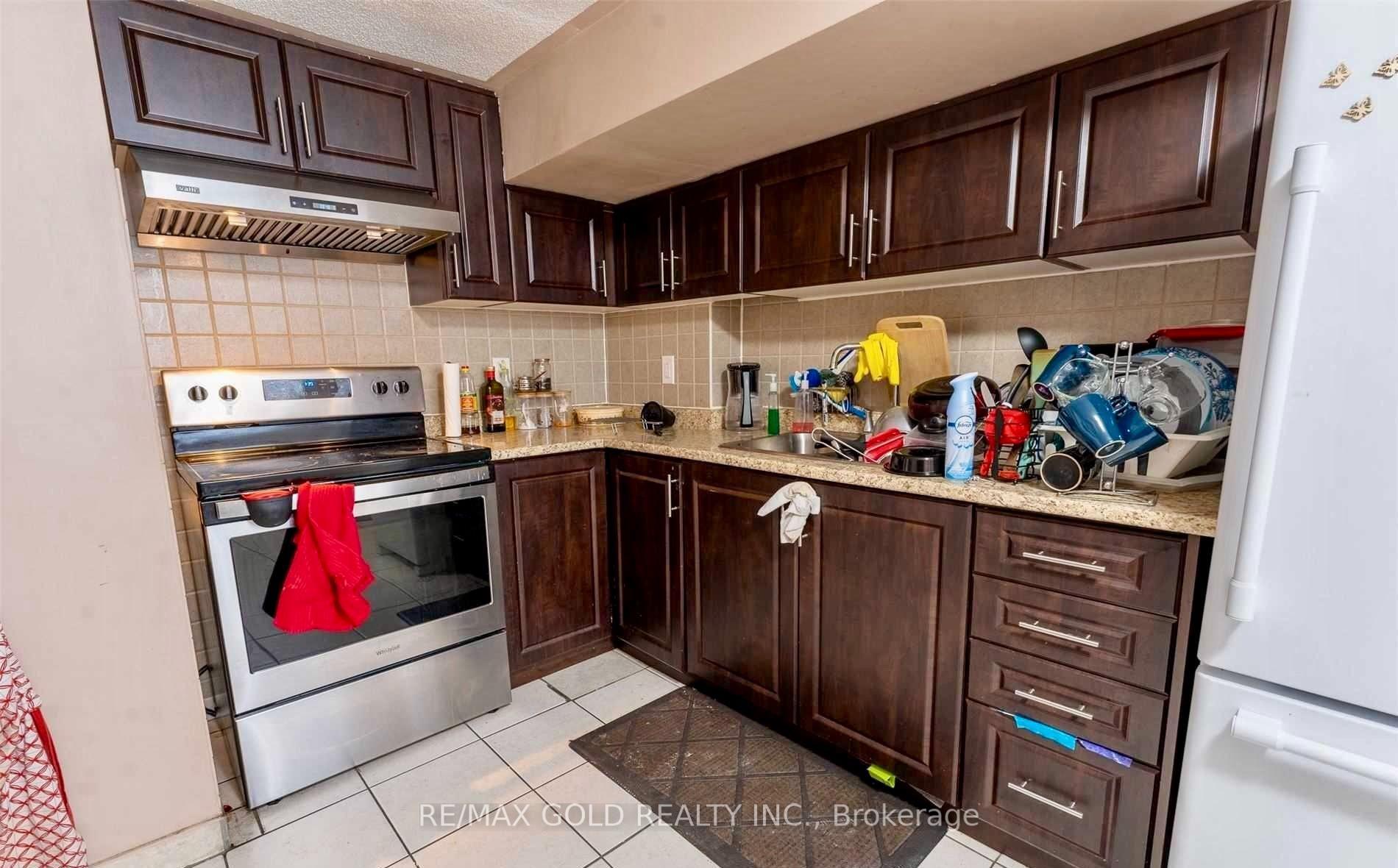 Photo 23 of 7305 Redstone Road, Mississauga, Malton — HOMEH