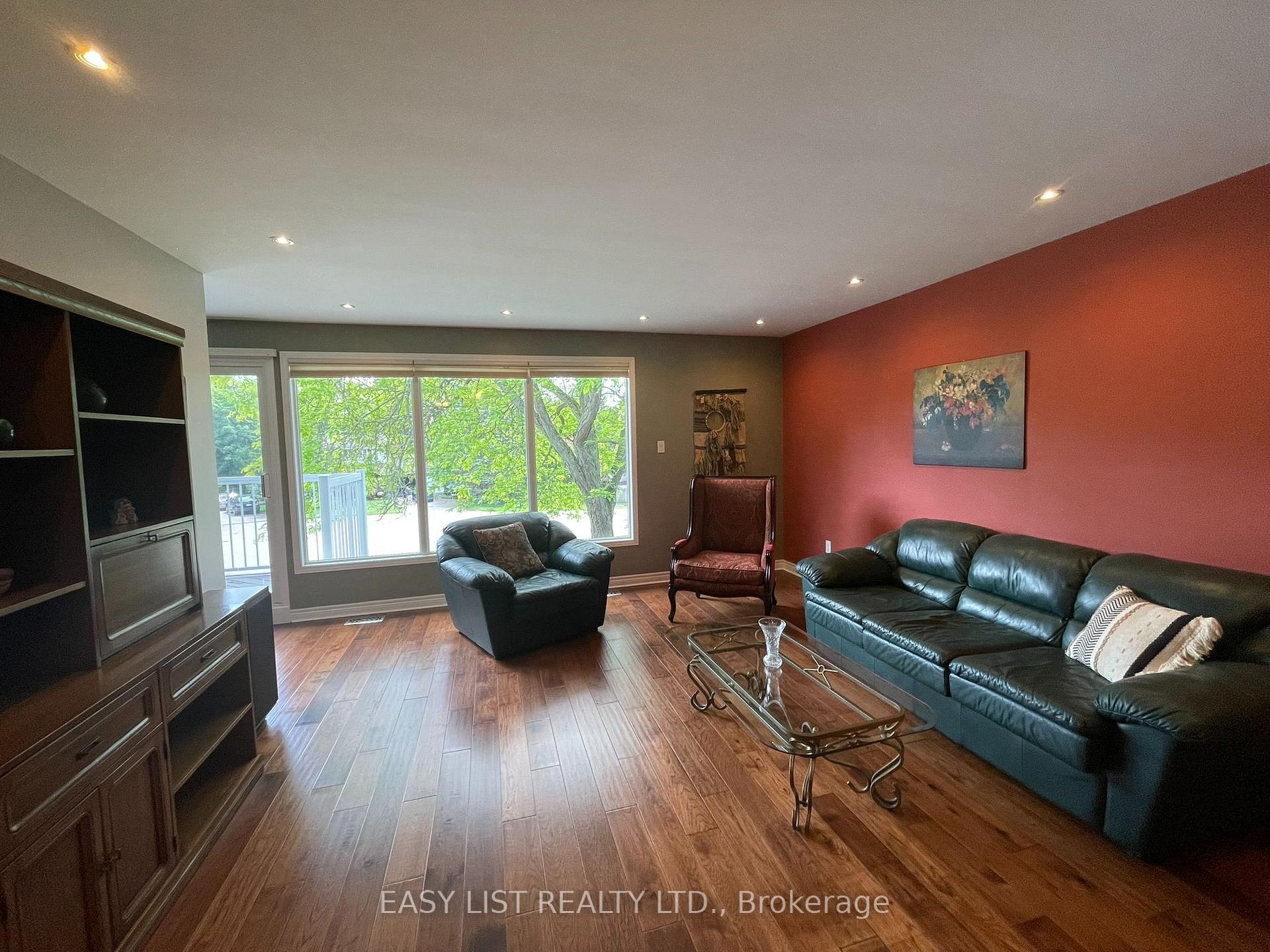 Photo 4 of 3 Baker Place, Pelham, Fonthill — HOMEH