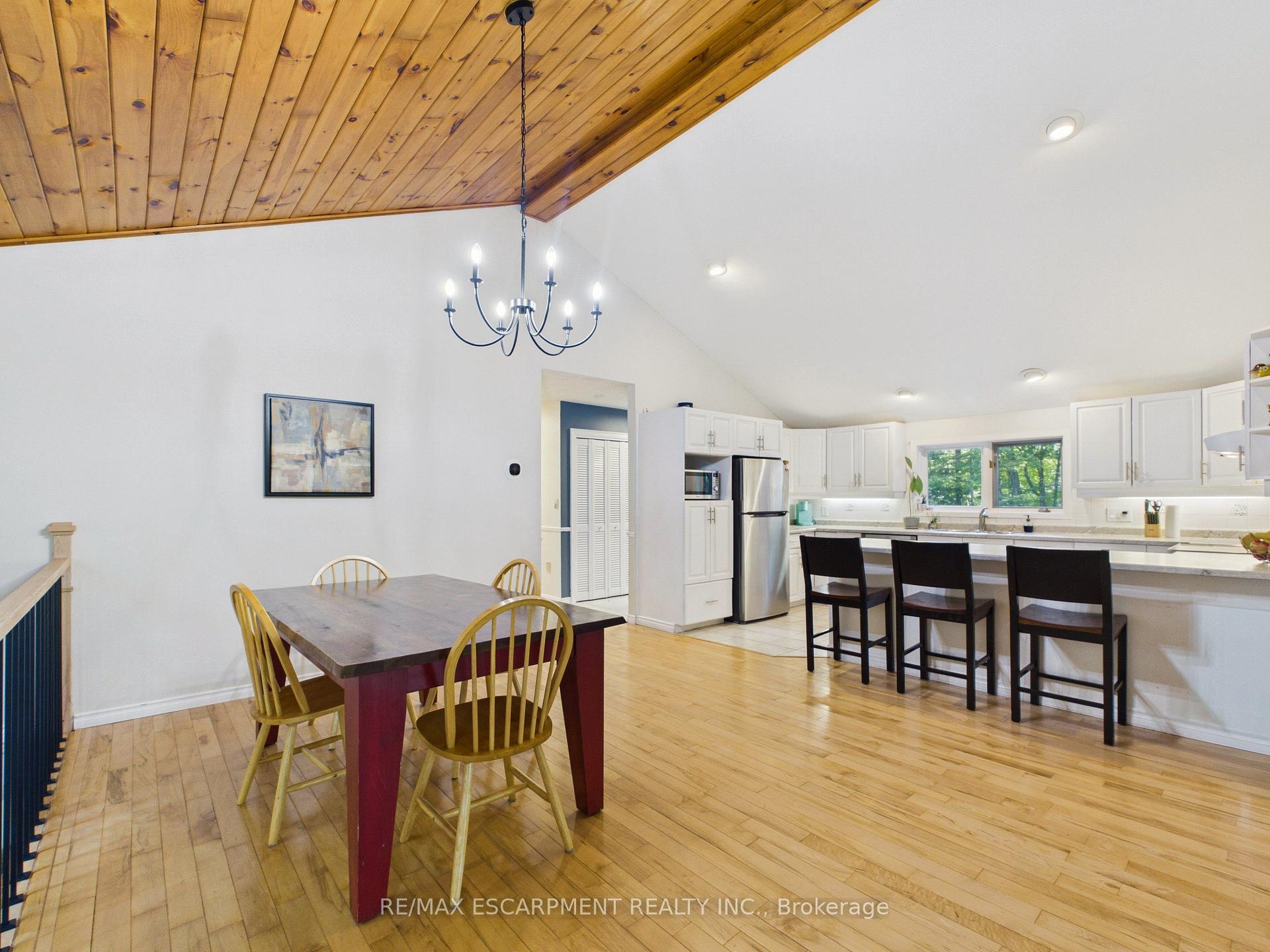 Photo 5 of 1060 Golden Beach Road, Bracebridge, Monck (Bracebridge) — HOMEH