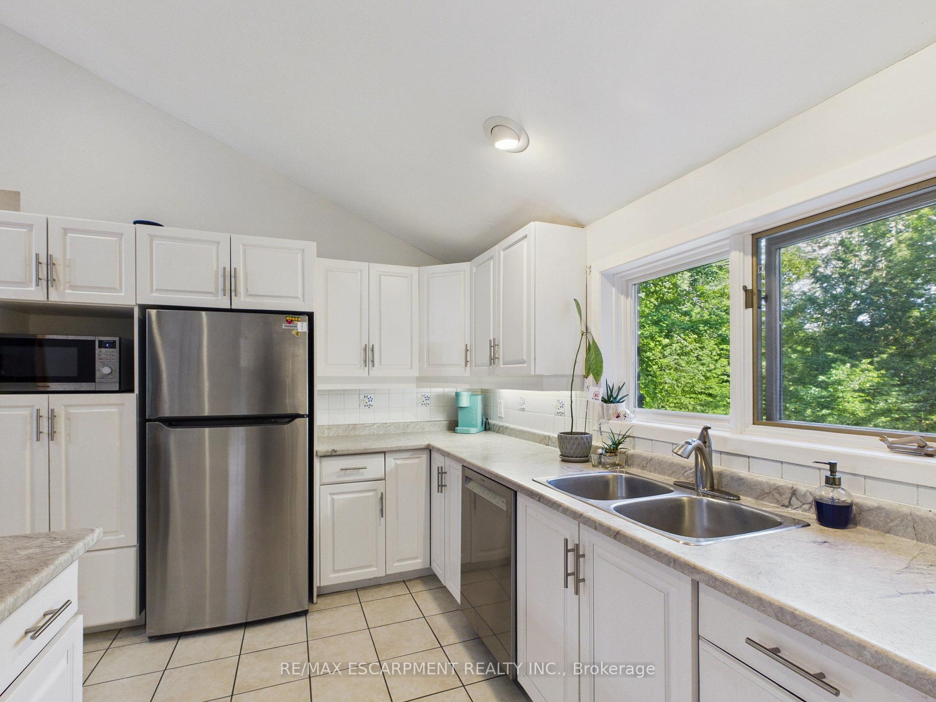 Photo 7 of 1060 Golden Beach Road, Bracebridge, Monck (Bracebridge) — HOMEH
