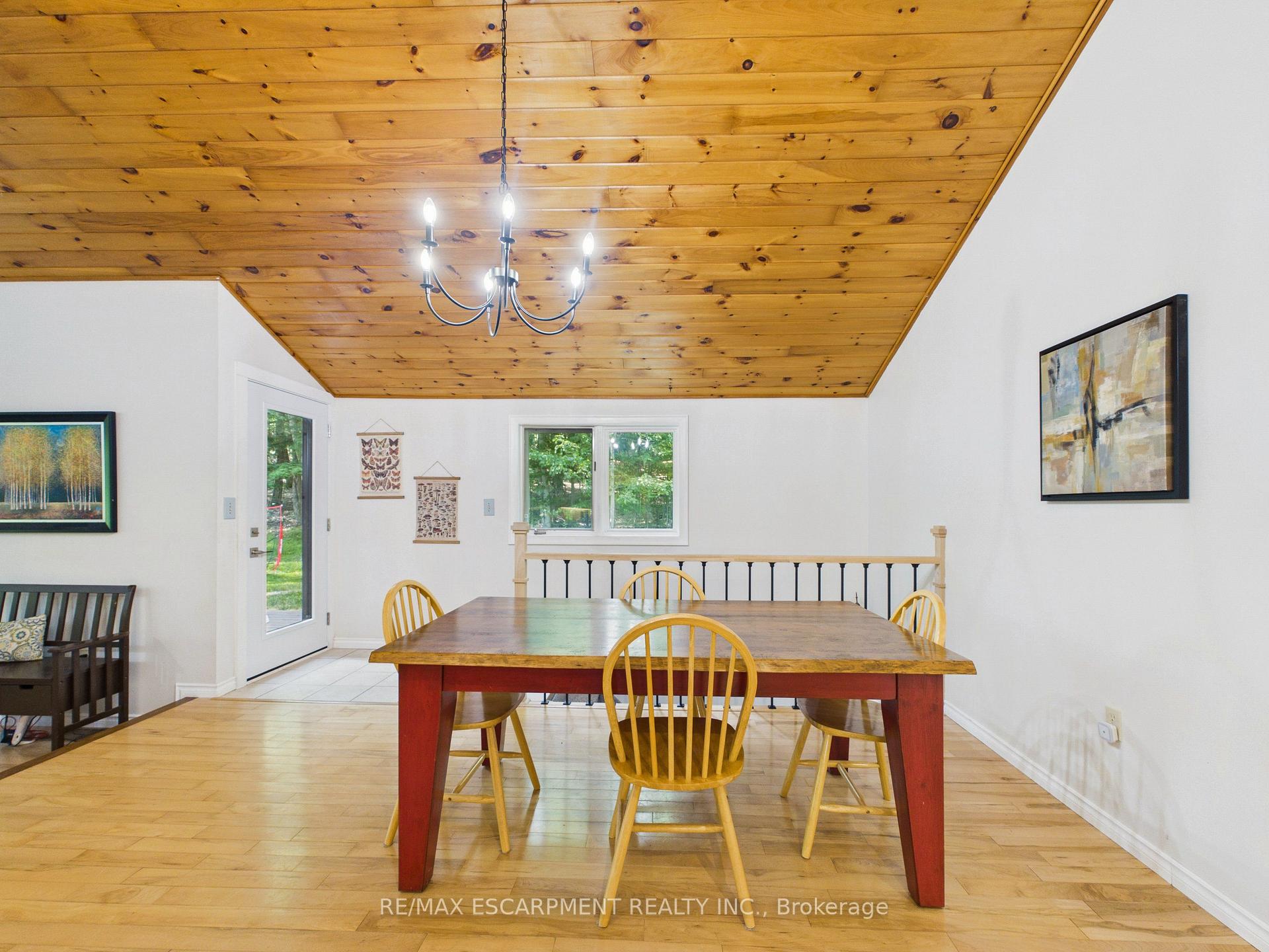 Photo 9 of 1060 Golden Beach Road, Bracebridge, Monck (Bracebridge) — HOMEH