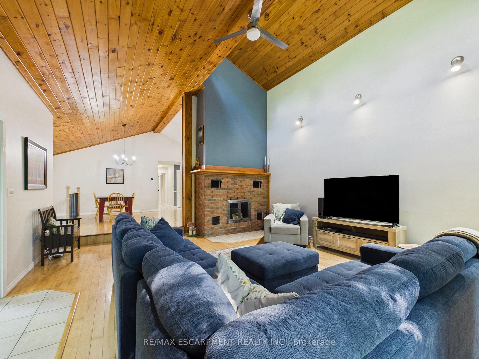 Photo 31 of 1060 Golden Beach Road, Bracebridge, Monck (Bracebridge) — HOMEH