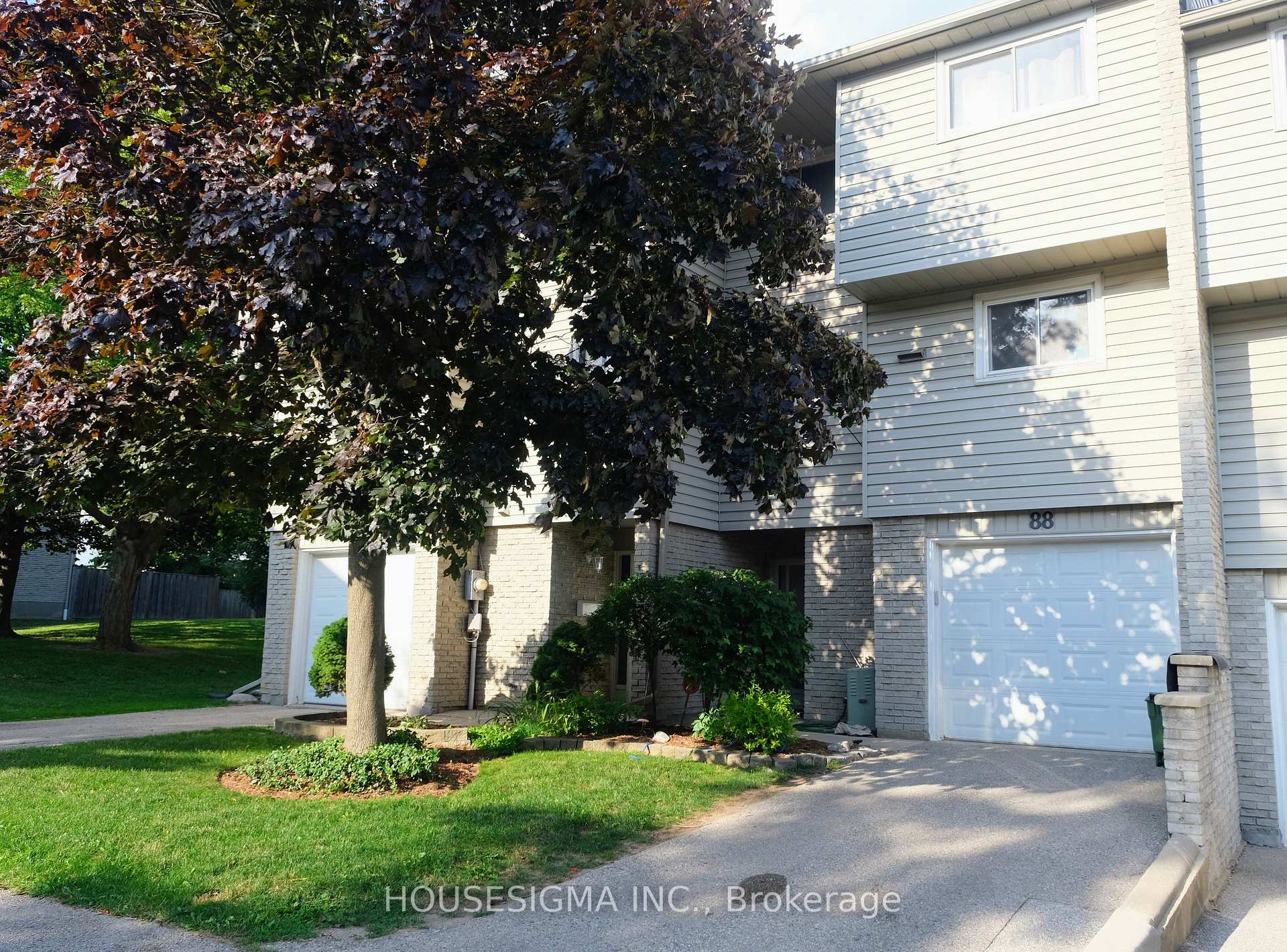 Front of Unit 88, 159 Sandringham Crescent