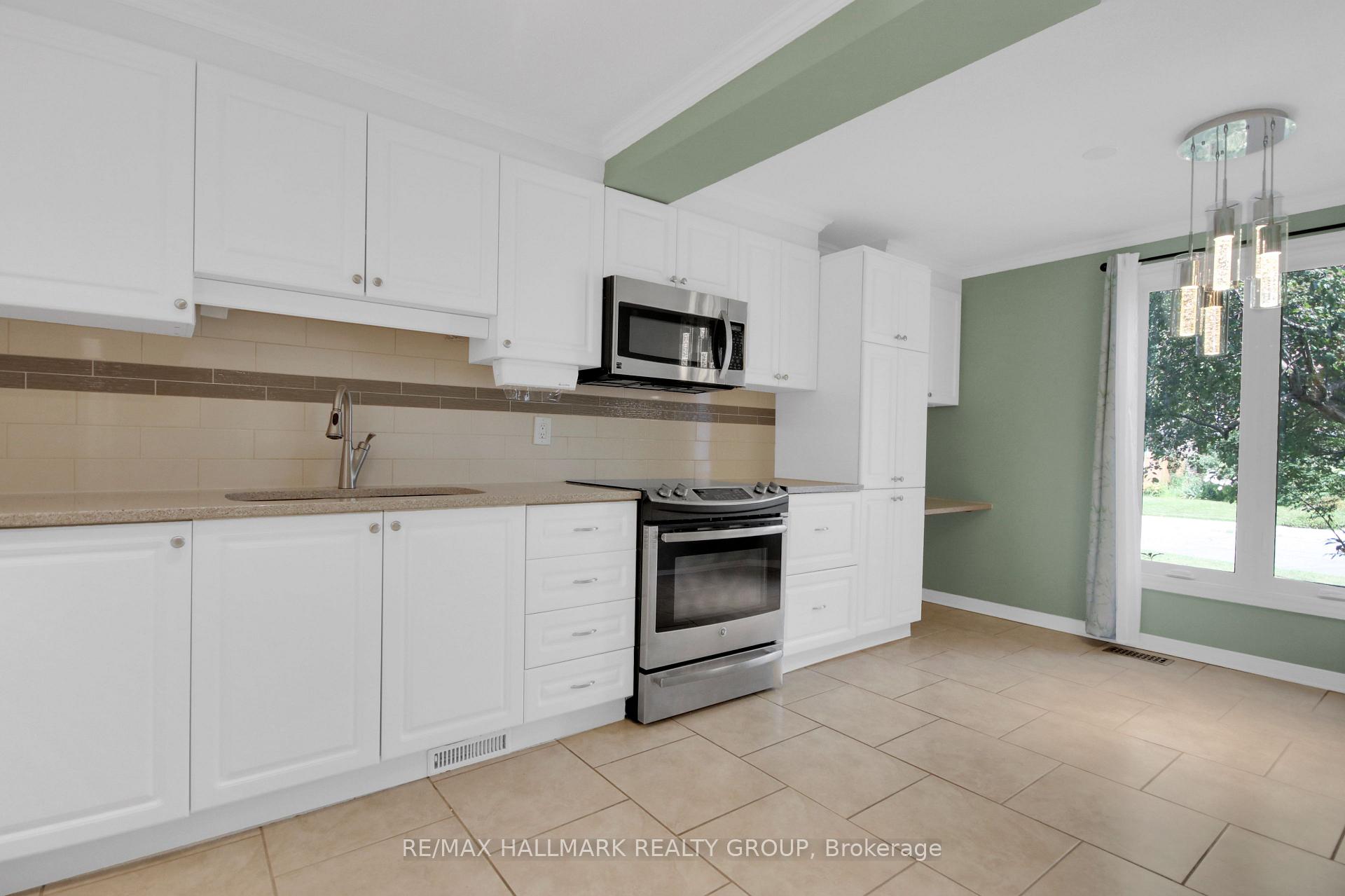 Photo 6 of 7954 Decarie Drive, Ottawa, Orleans Wood — HOMEH