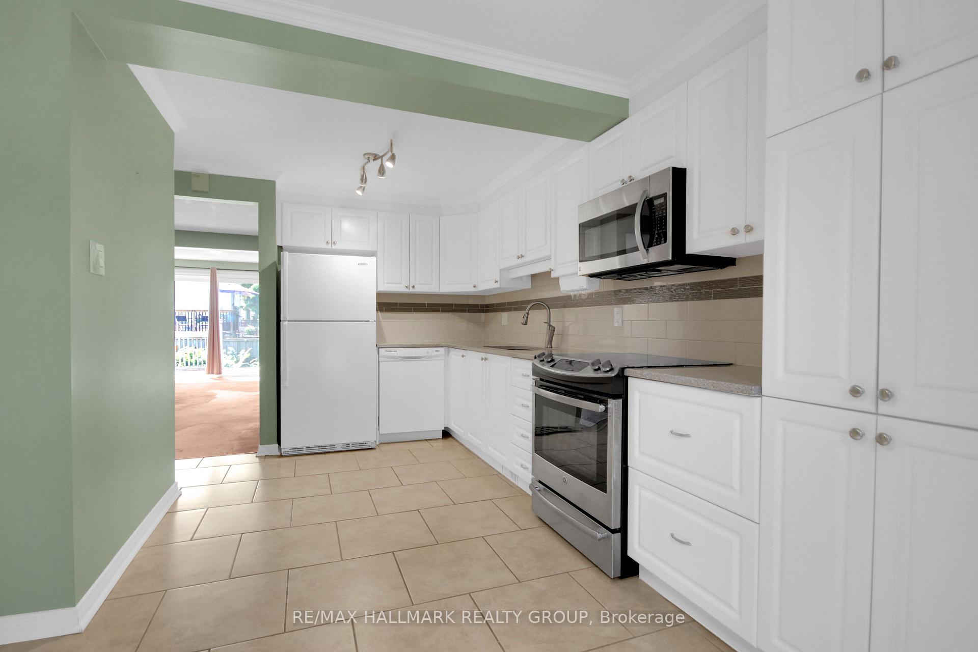 Photo 8 of 7954 Decarie Drive, Ottawa, Orleans Wood — HOMEH