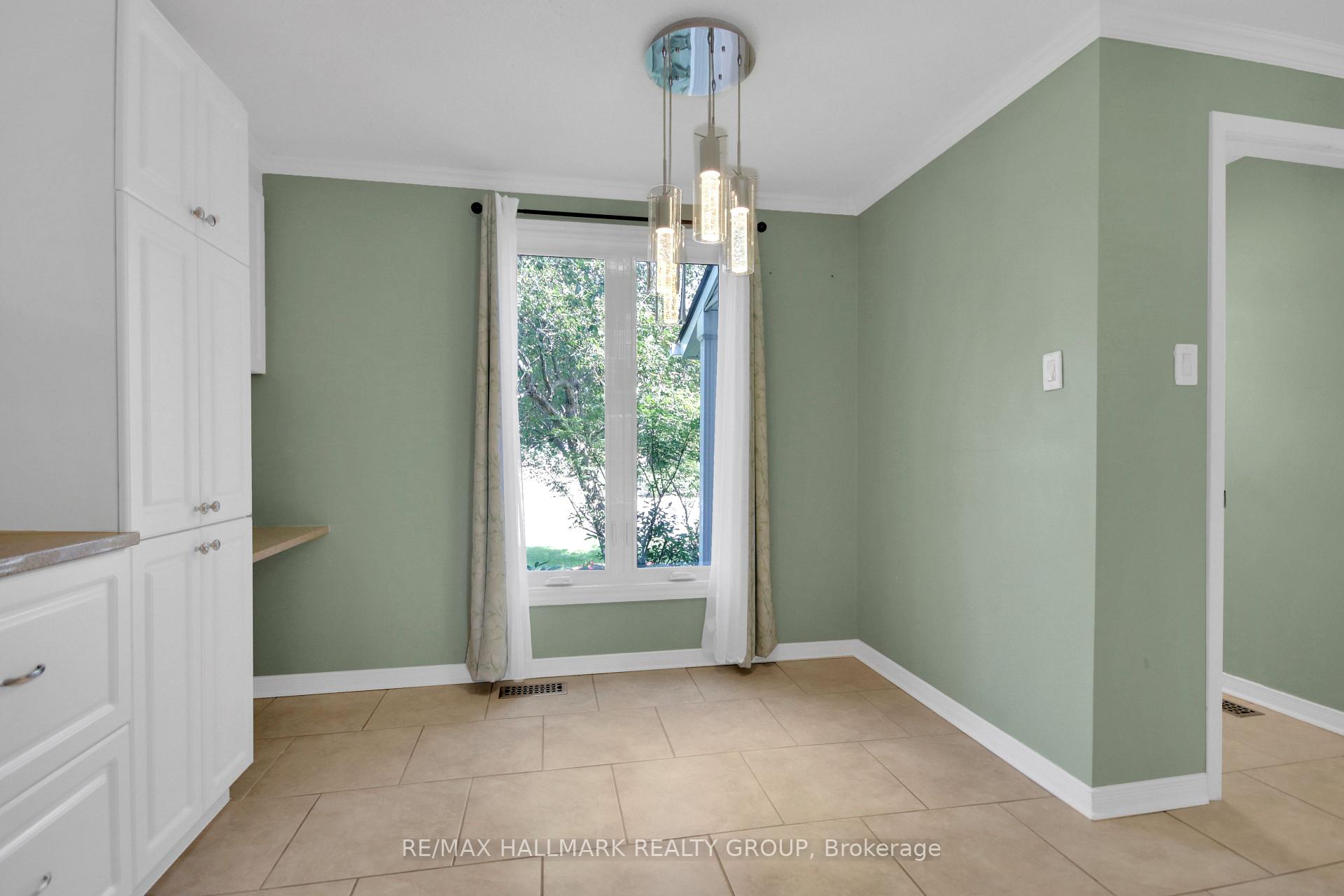 Photo 10 of 7954 Decarie Drive, Ottawa, Orleans Wood — HOMEH