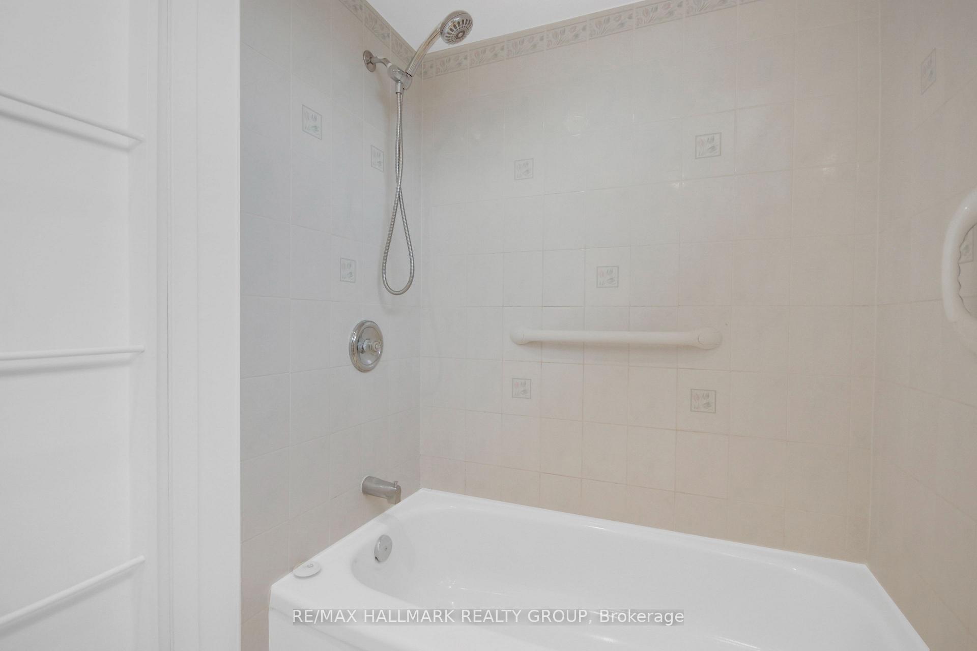 Photo 13 of 7954 Decarie Drive, Ottawa, Orleans Wood — HOMEH