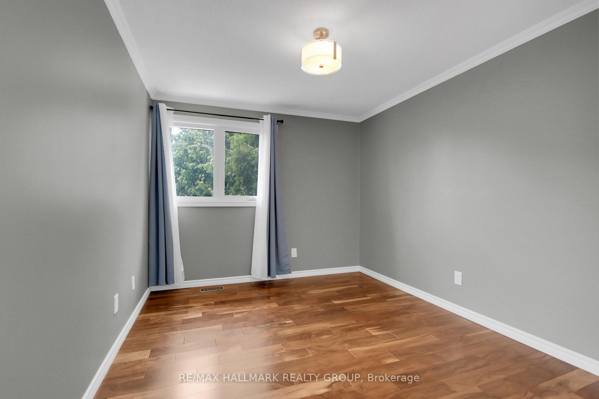 Photo 17 of 7954 Decarie Drive, Ottawa, Orleans Wood — HOMEH