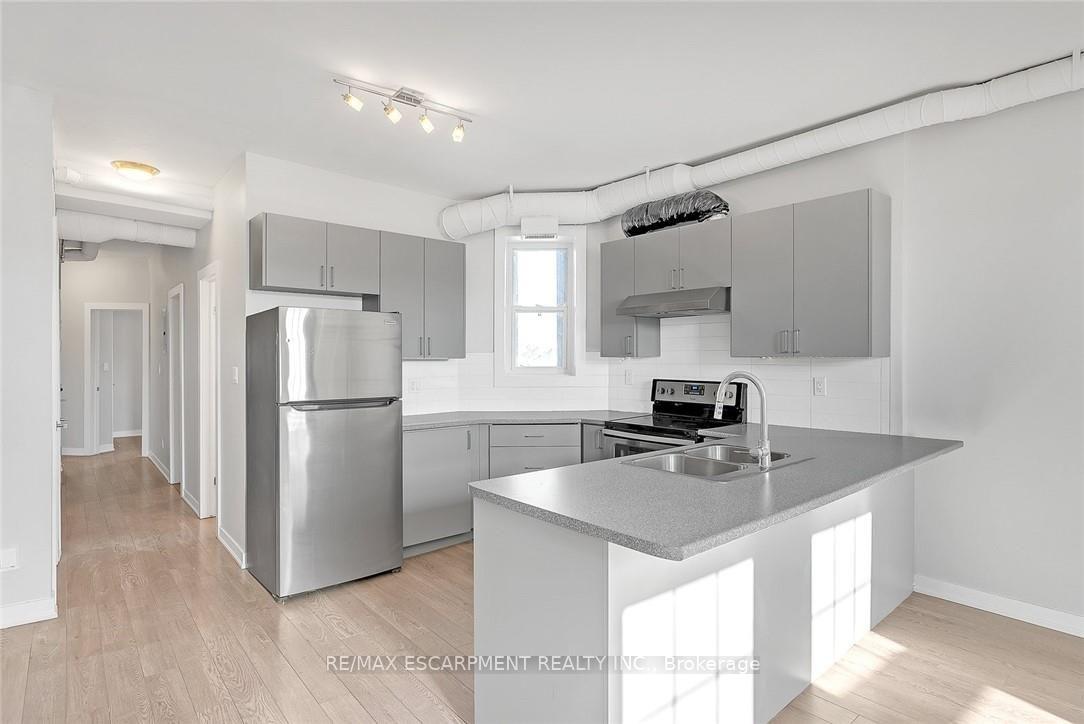 Photo 7 of Unit 302, 657 Barton Street E, Hamilton, Gibson — HOMEH