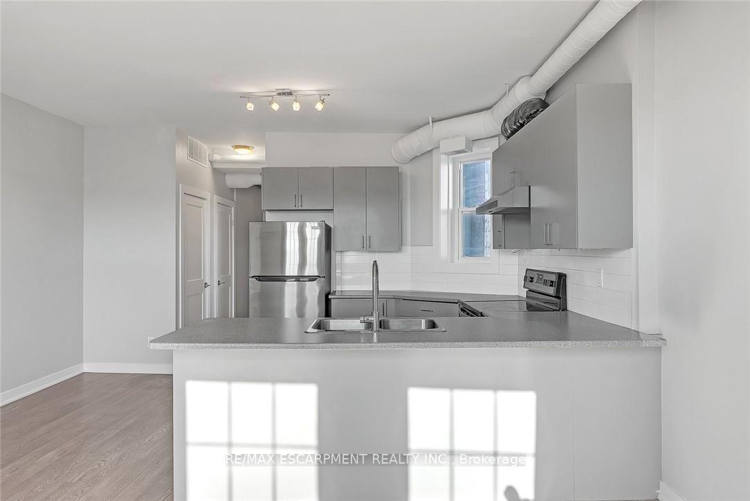 Photo 8 of Unit 302, 657 Barton Street E, Hamilton, Gibson — HOMEH