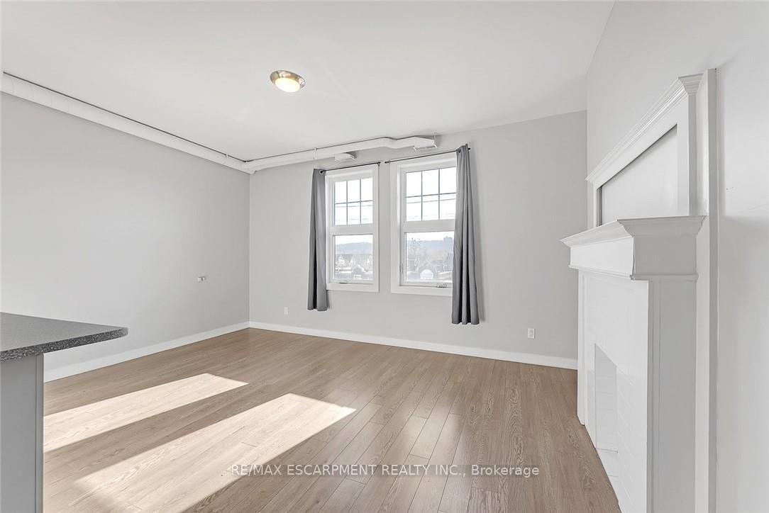 Photo 9 of Unit 302, 657 Barton Street E, Hamilton, Gibson — HOMEH