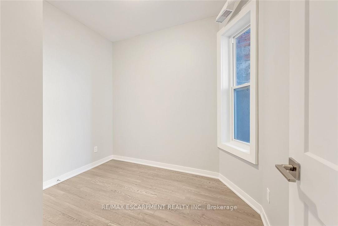 Photo 12 of Unit 302, 657 Barton Street E, Hamilton, Gibson — HOMEH