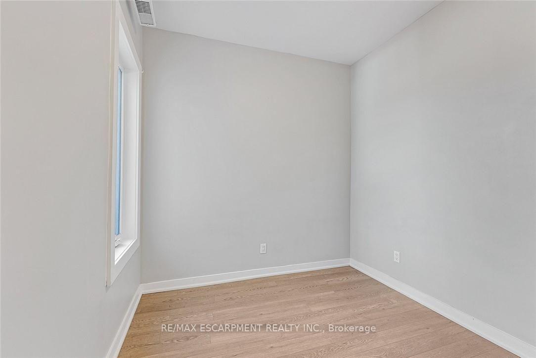 Photo 17 of Unit 302, 657 Barton Street E, Hamilton, Gibson — HOMEH