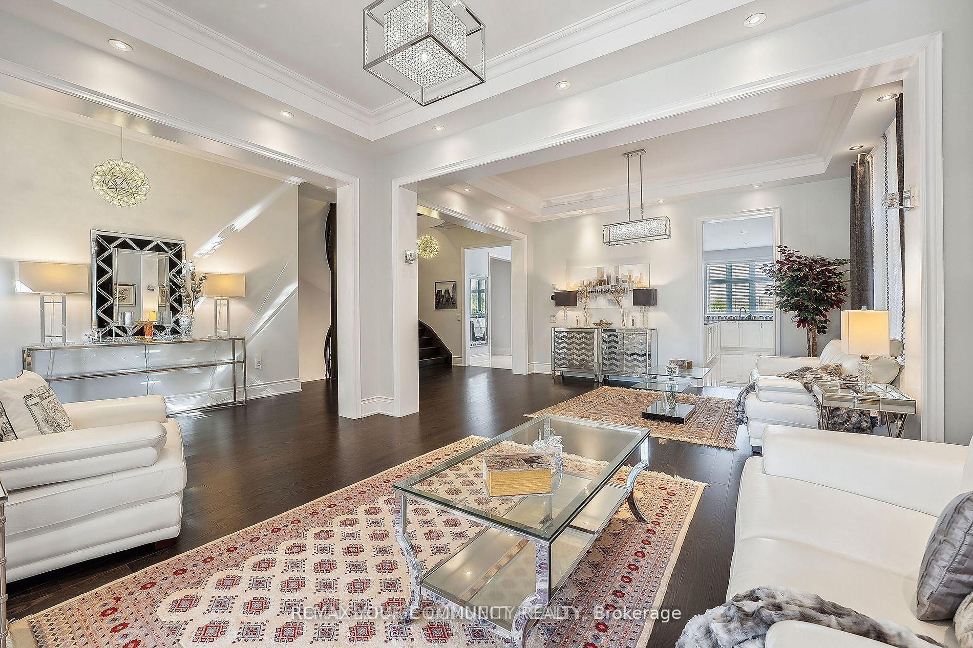 Photo 5 of 336 Farrell Road, Vaughan, Patterson — HOMEH