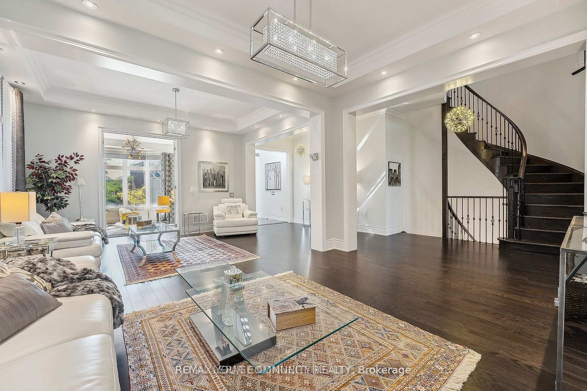 Photo 6 of 336 Farrell Road, Vaughan, Patterson — HOMEH