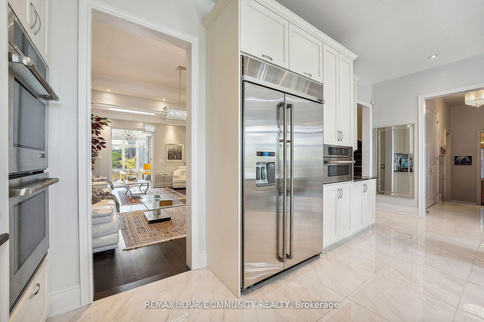 Photo 9 of 336 Farrell Road, Vaughan, Patterson — HOMEH