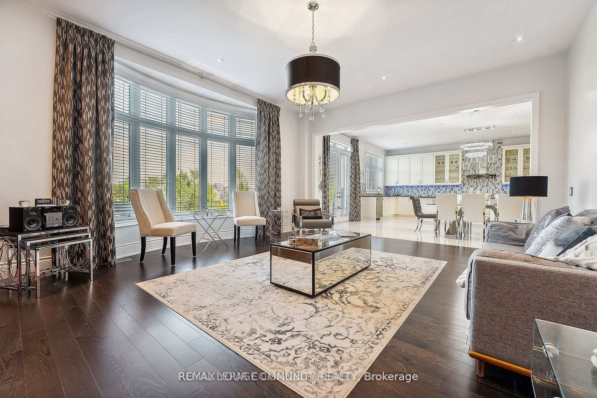 Photo 12 of 336 Farrell Road, Vaughan, Patterson — HOMEH