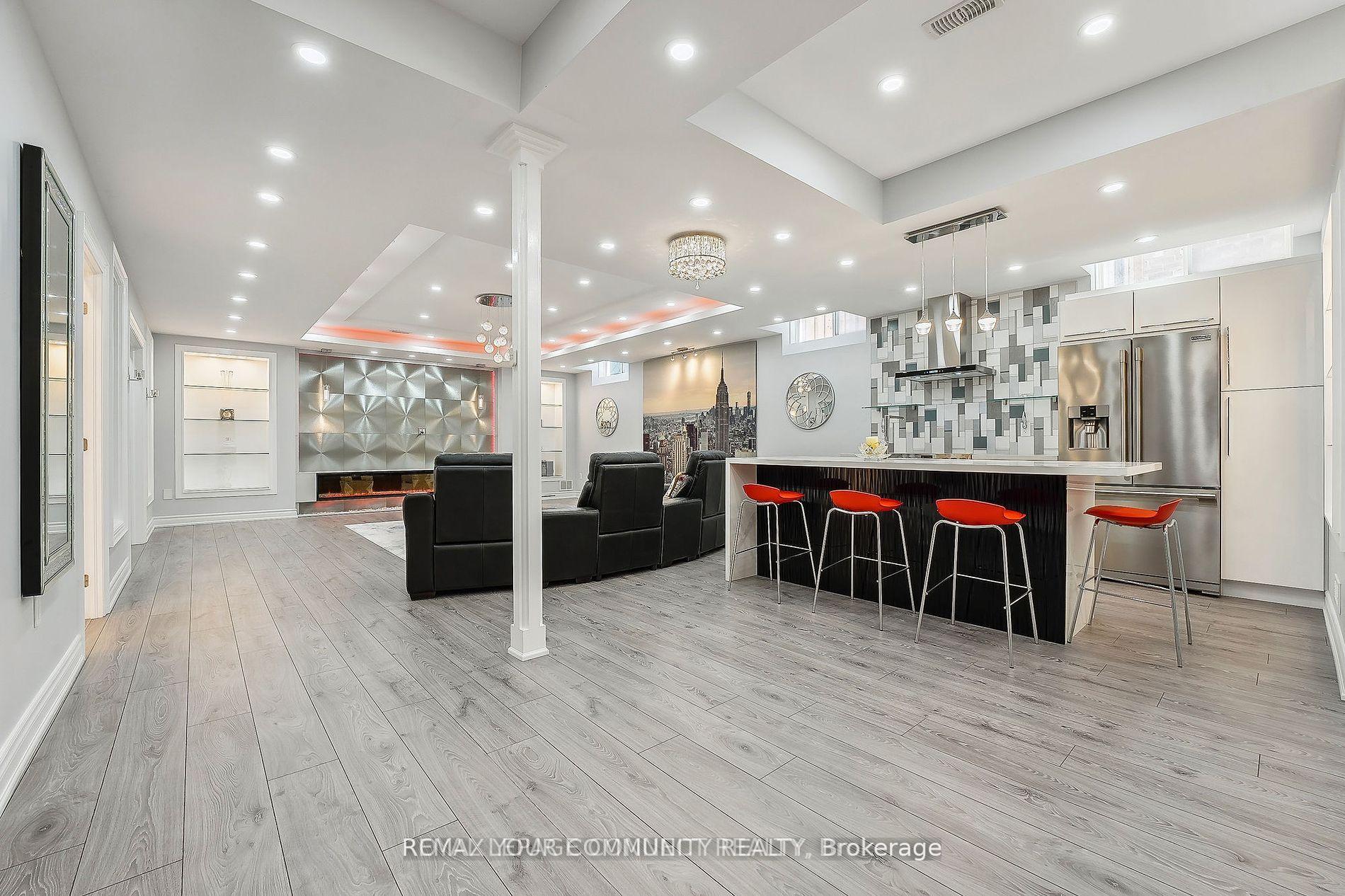 Photo 16 of 336 Farrell Road, Vaughan, Patterson — HOMEH