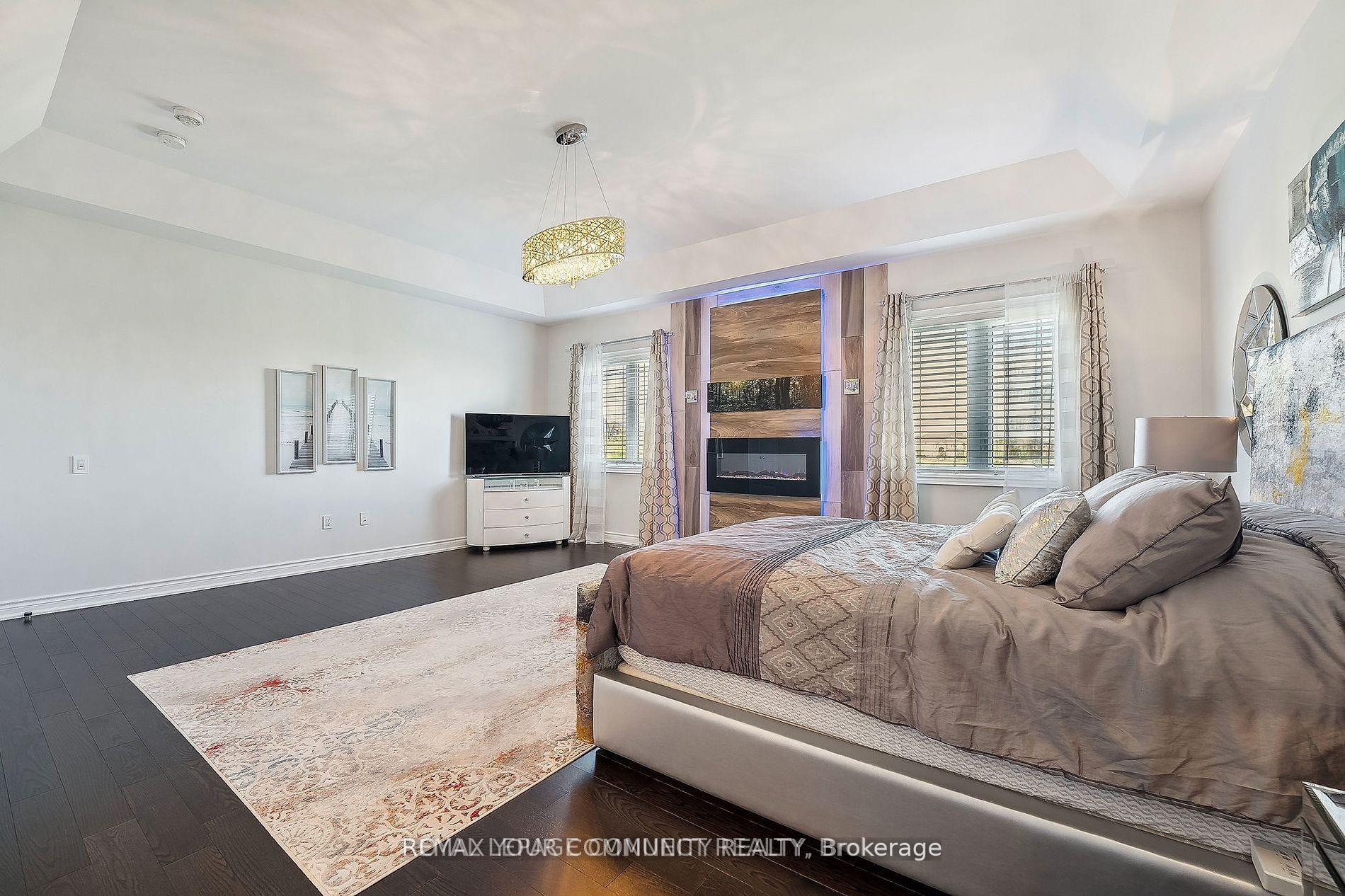 Photo 25 of 336 Farrell Road, Vaughan, Patterson — HOMEH