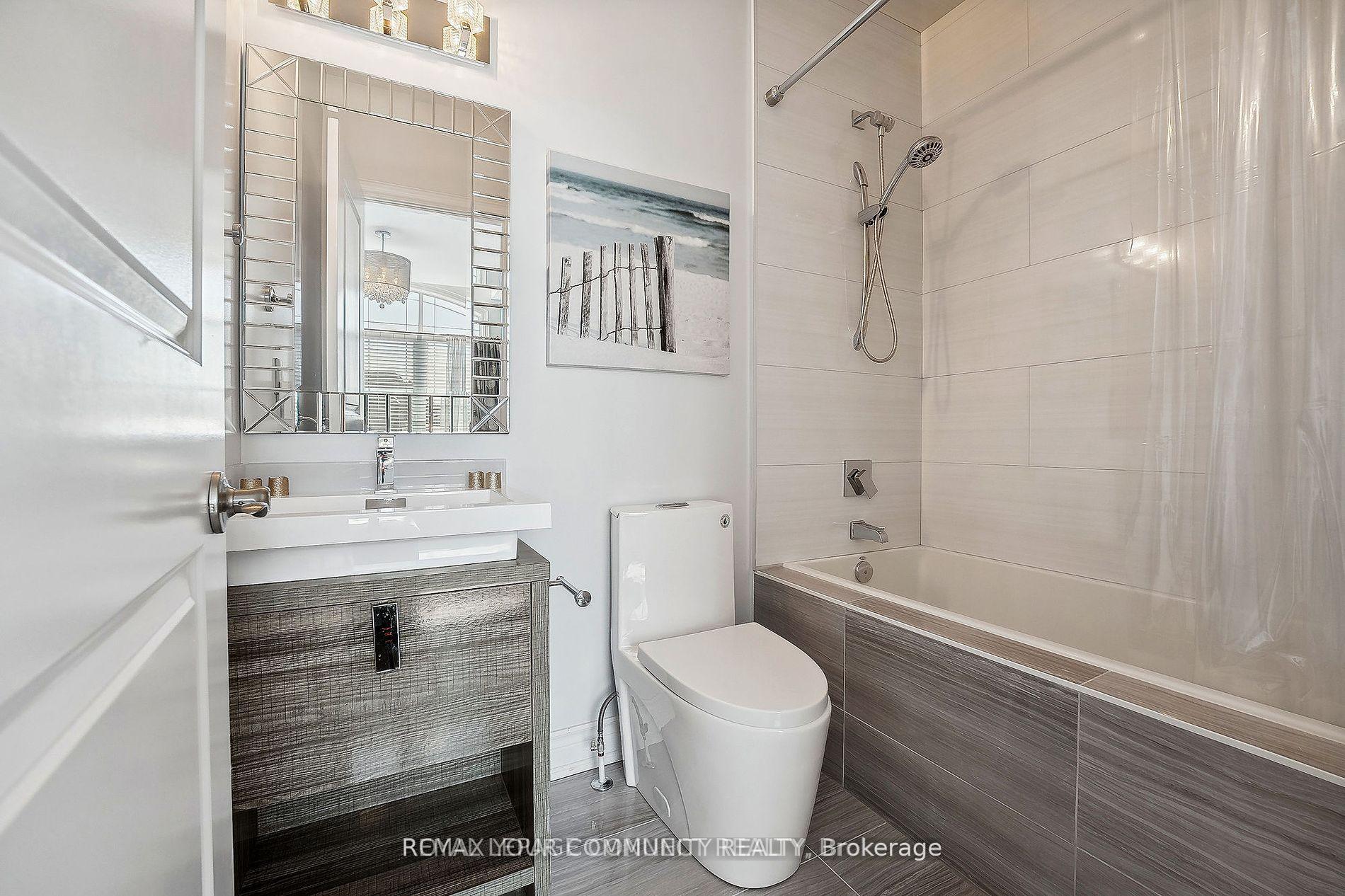 Photo 30 of 336 Farrell Road, Vaughan, Patterson — HOMEH