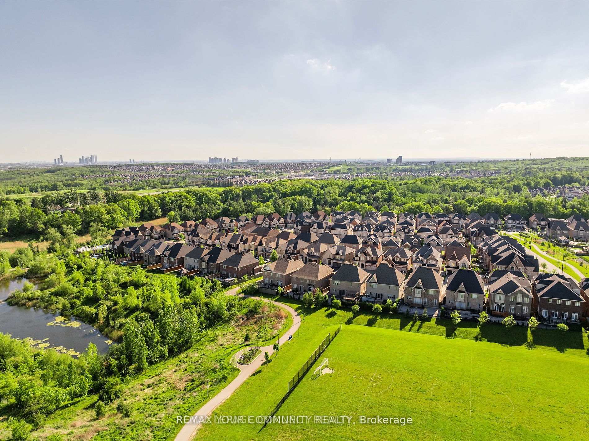 Photo 39 of 336 Farrell Road, Vaughan, Patterson — HOMEH