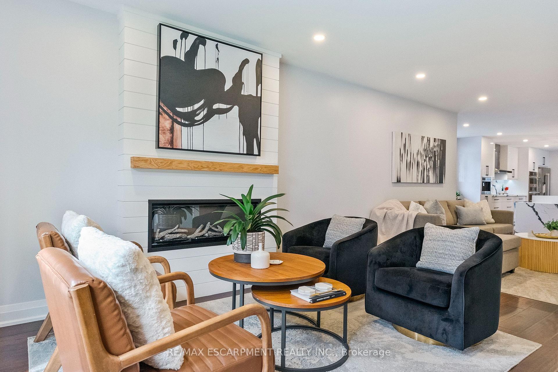 Photo 8 of 1829 Barsuda Drive, Mississauga, Clarkson — HOMEH