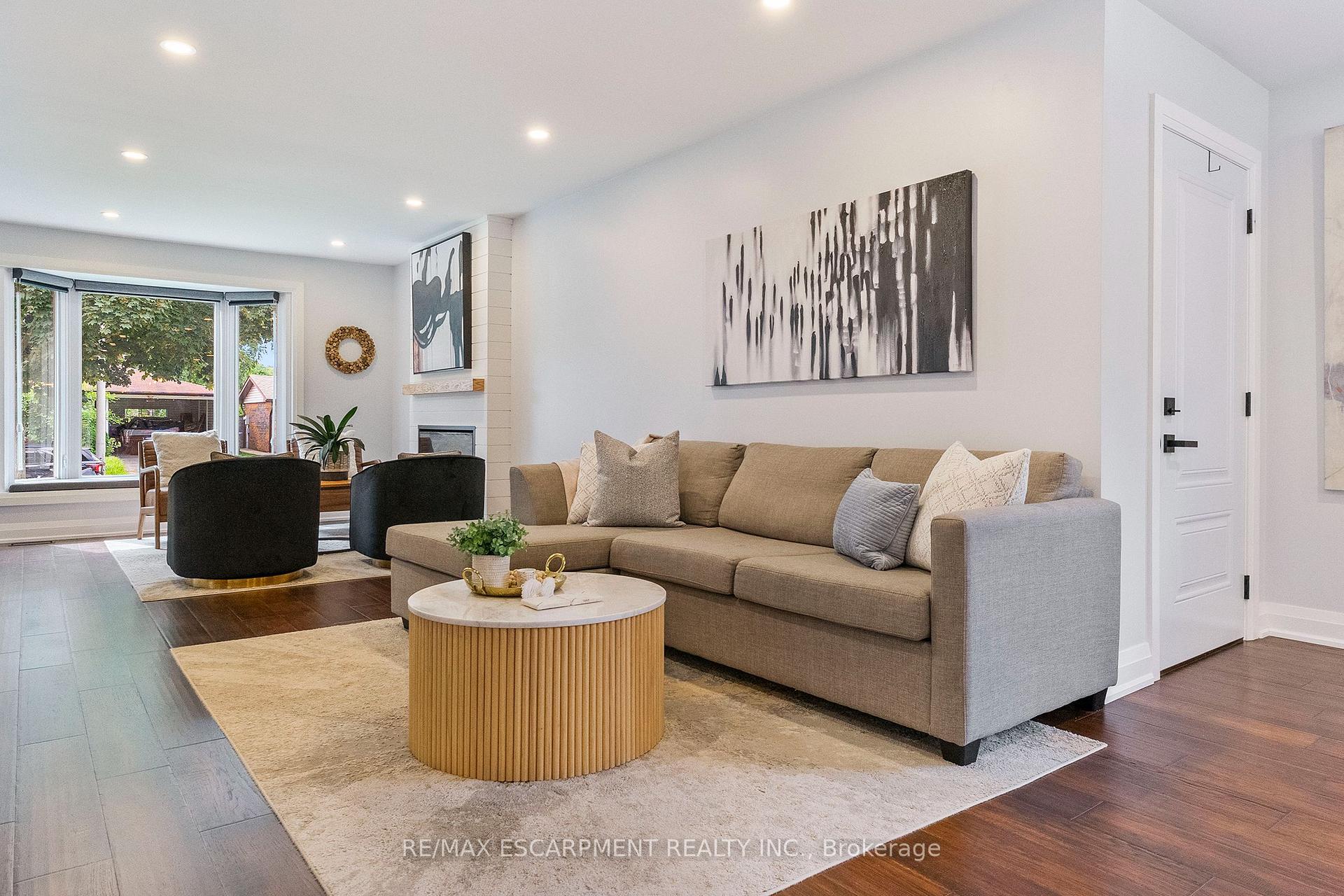Photo 9 of 1829 Barsuda Drive, Mississauga, Clarkson — HOMEH