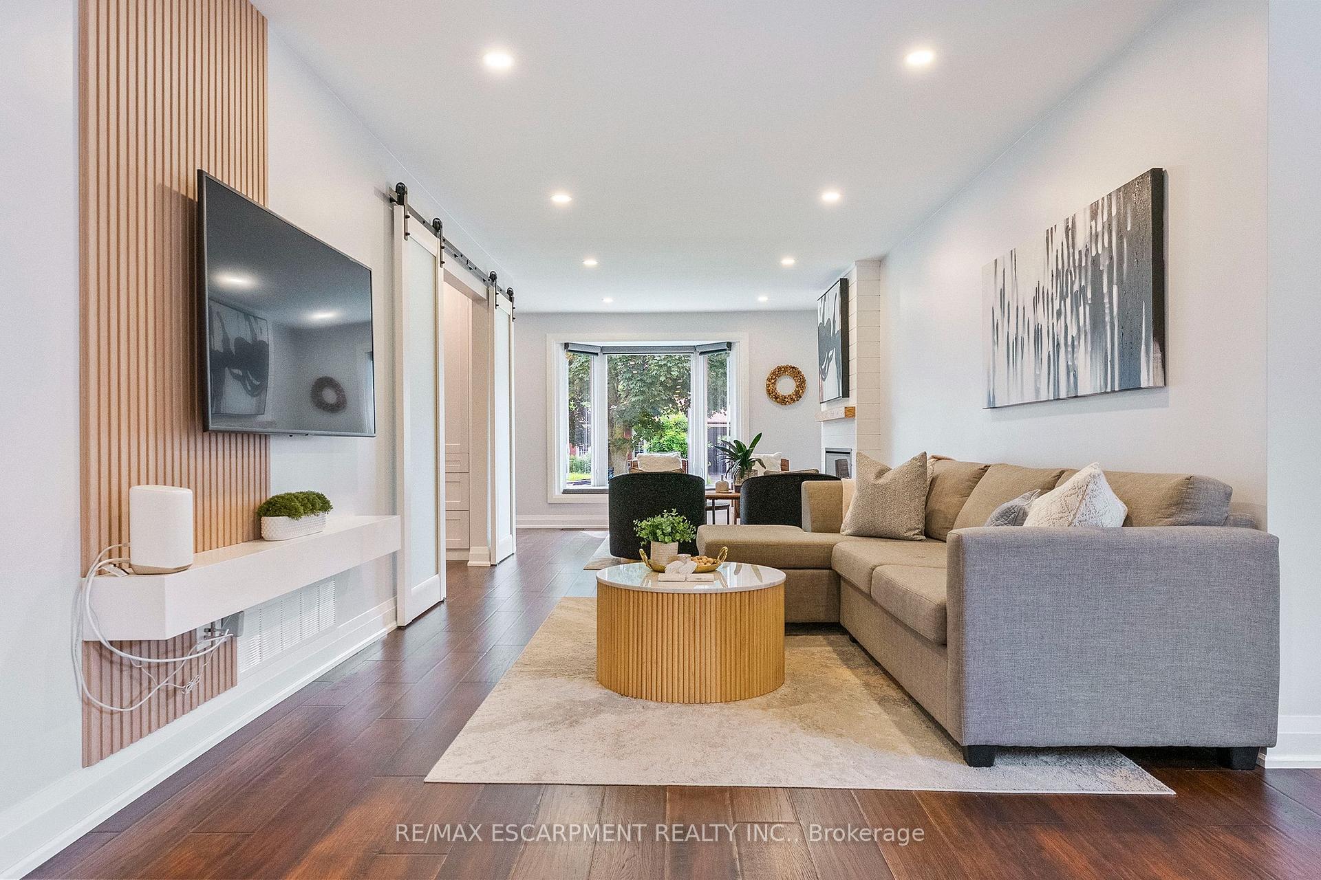 Photo 10 of 1829 Barsuda Drive, Mississauga, Clarkson — HOMEH