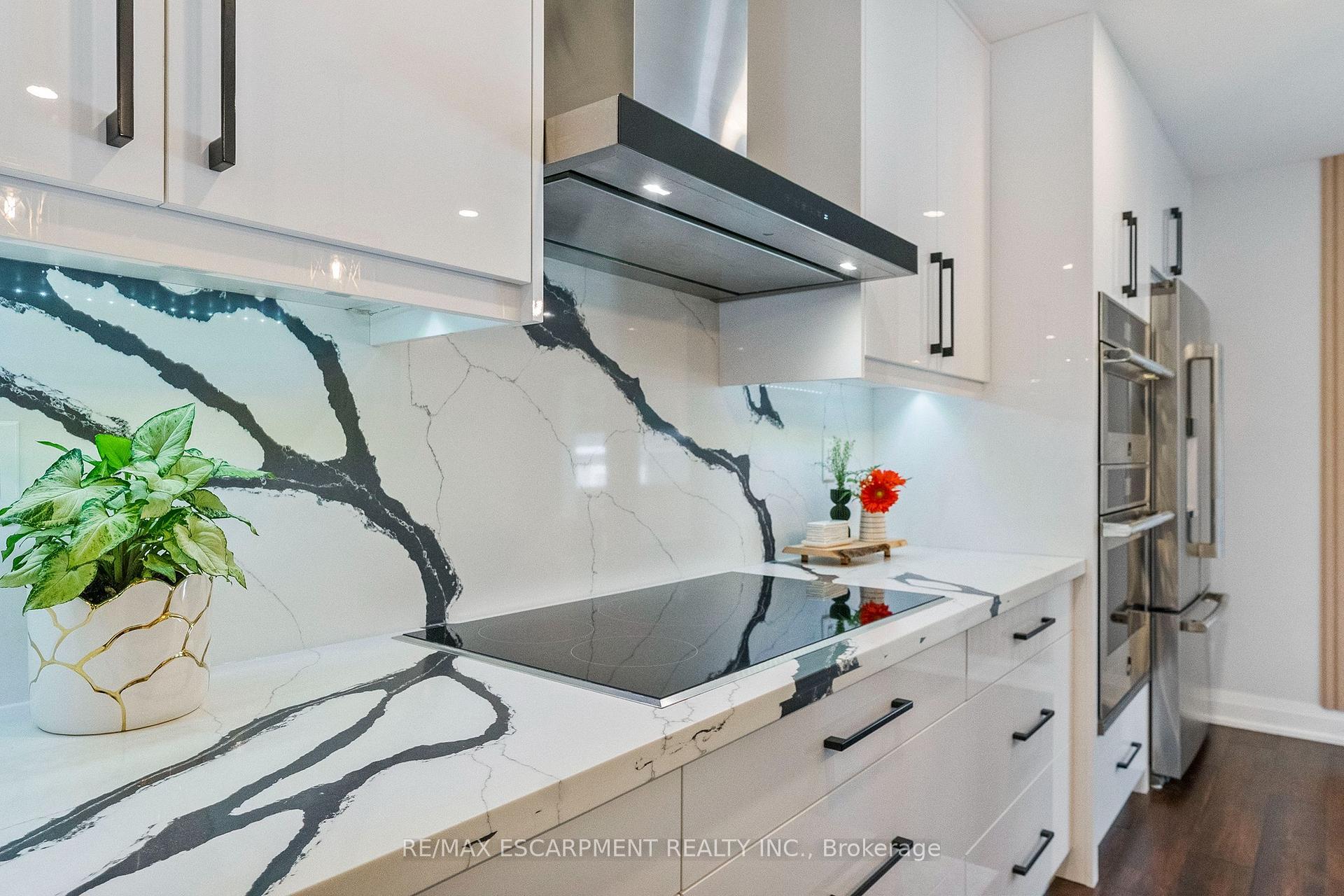 Photo 18 of 1829 Barsuda Drive, Mississauga, Clarkson — HOMEH