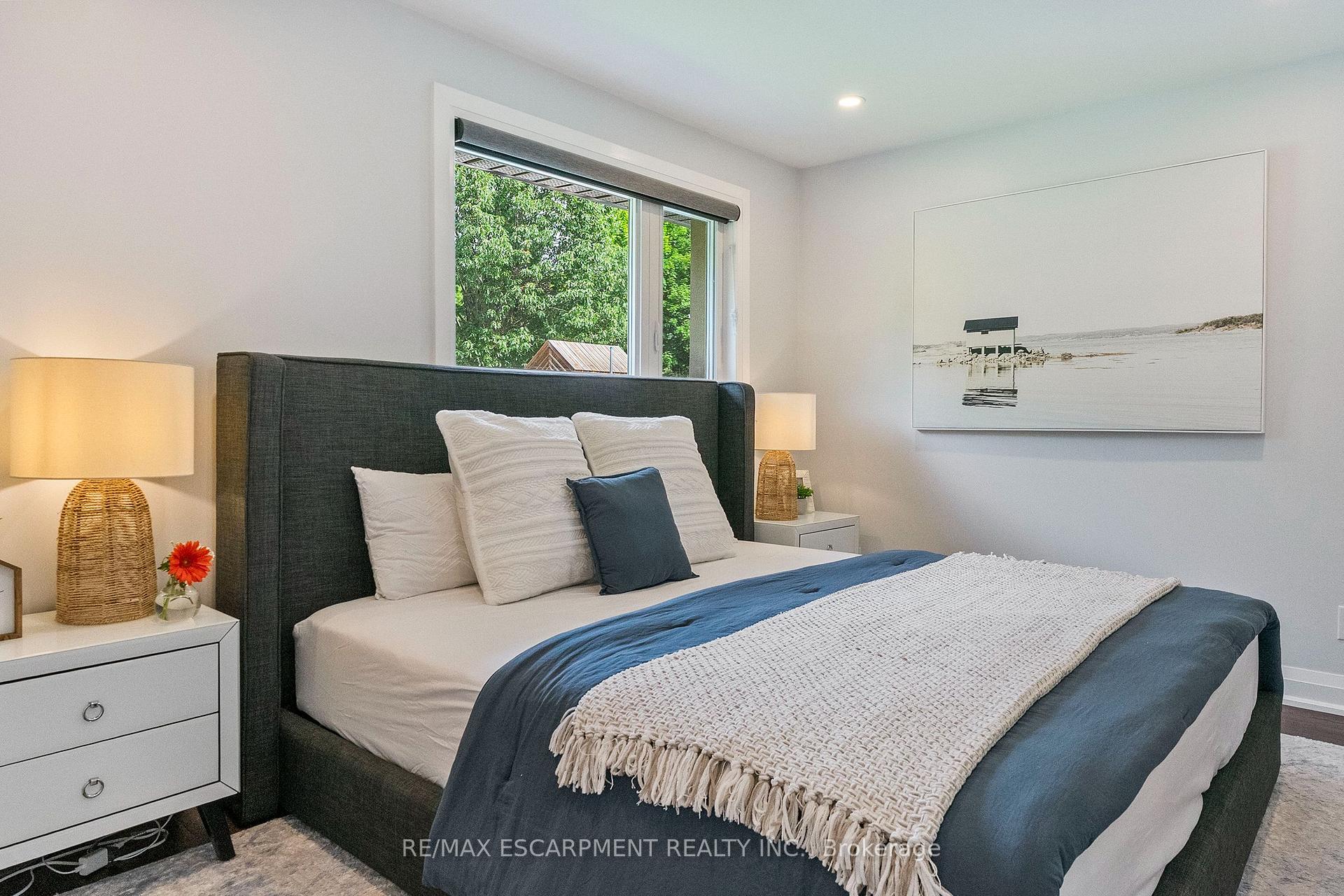 Photo 19 of 1829 Barsuda Drive, Mississauga, Clarkson — HOMEH