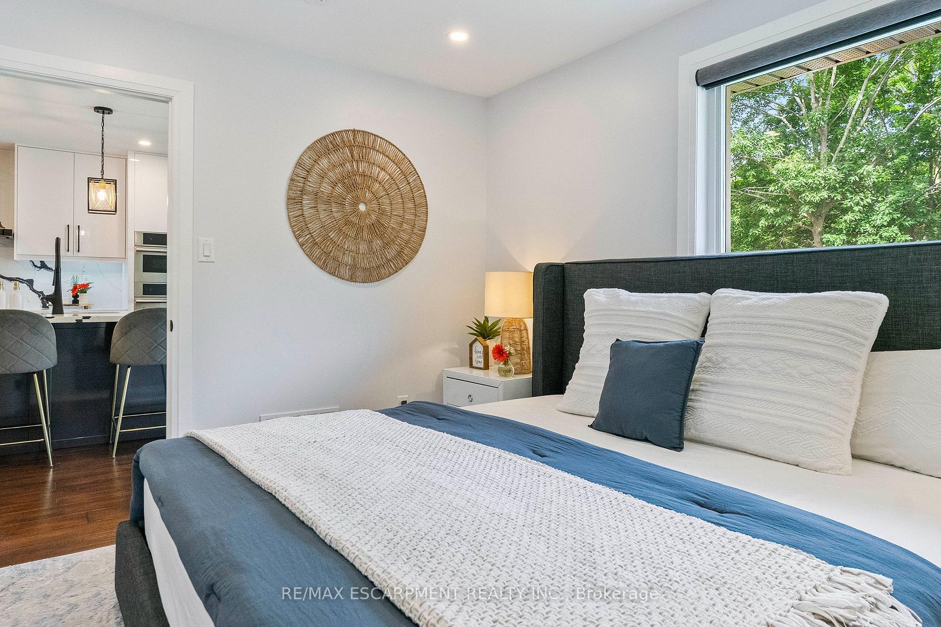 Photo 20 of 1829 Barsuda Drive, Mississauga, Clarkson — HOMEH
