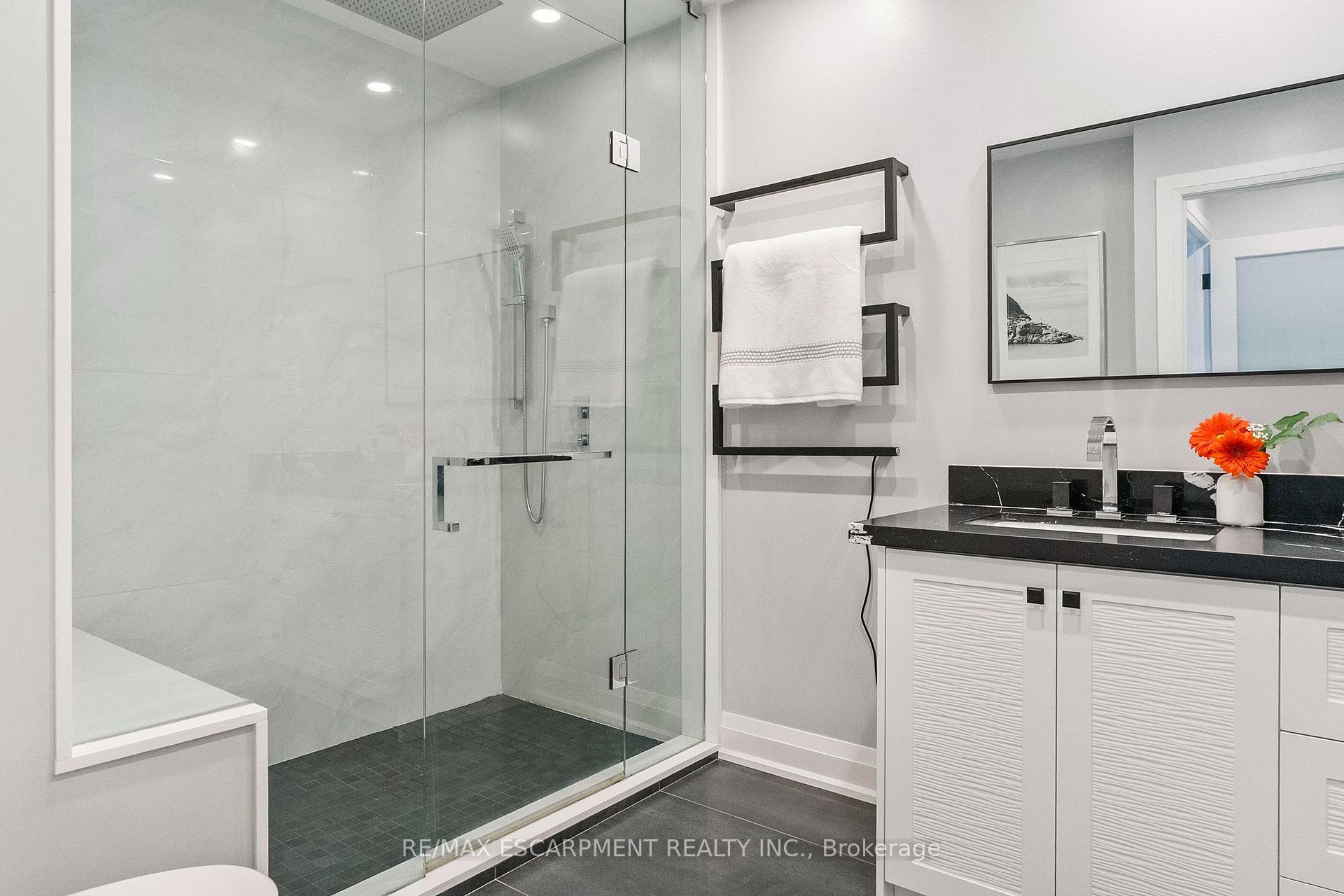 Photo 27 of 1829 Barsuda Drive, Mississauga, Clarkson — HOMEH