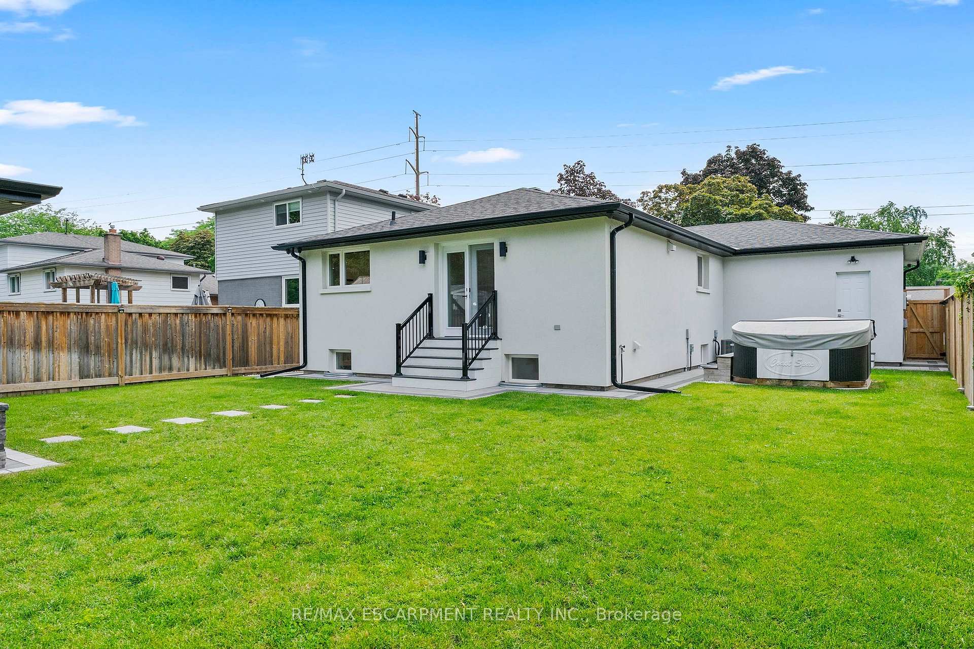 Photo 44 of 1829 Barsuda Drive, Mississauga, Clarkson — HOMEH