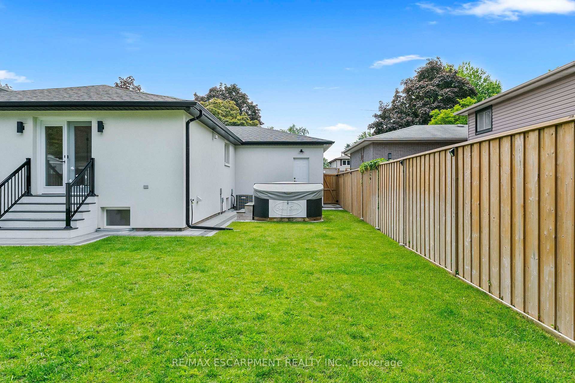 Photo 48 of 1829 Barsuda Drive, Mississauga, Clarkson — HOMEH