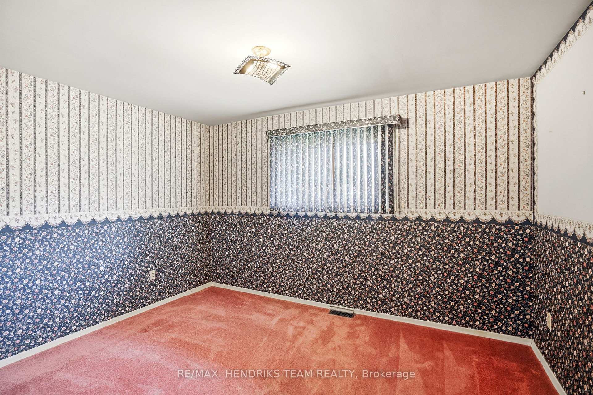 Photo 12 of 160 Classic Avenue, Welland, Lincoln/Crowland — HOMEH