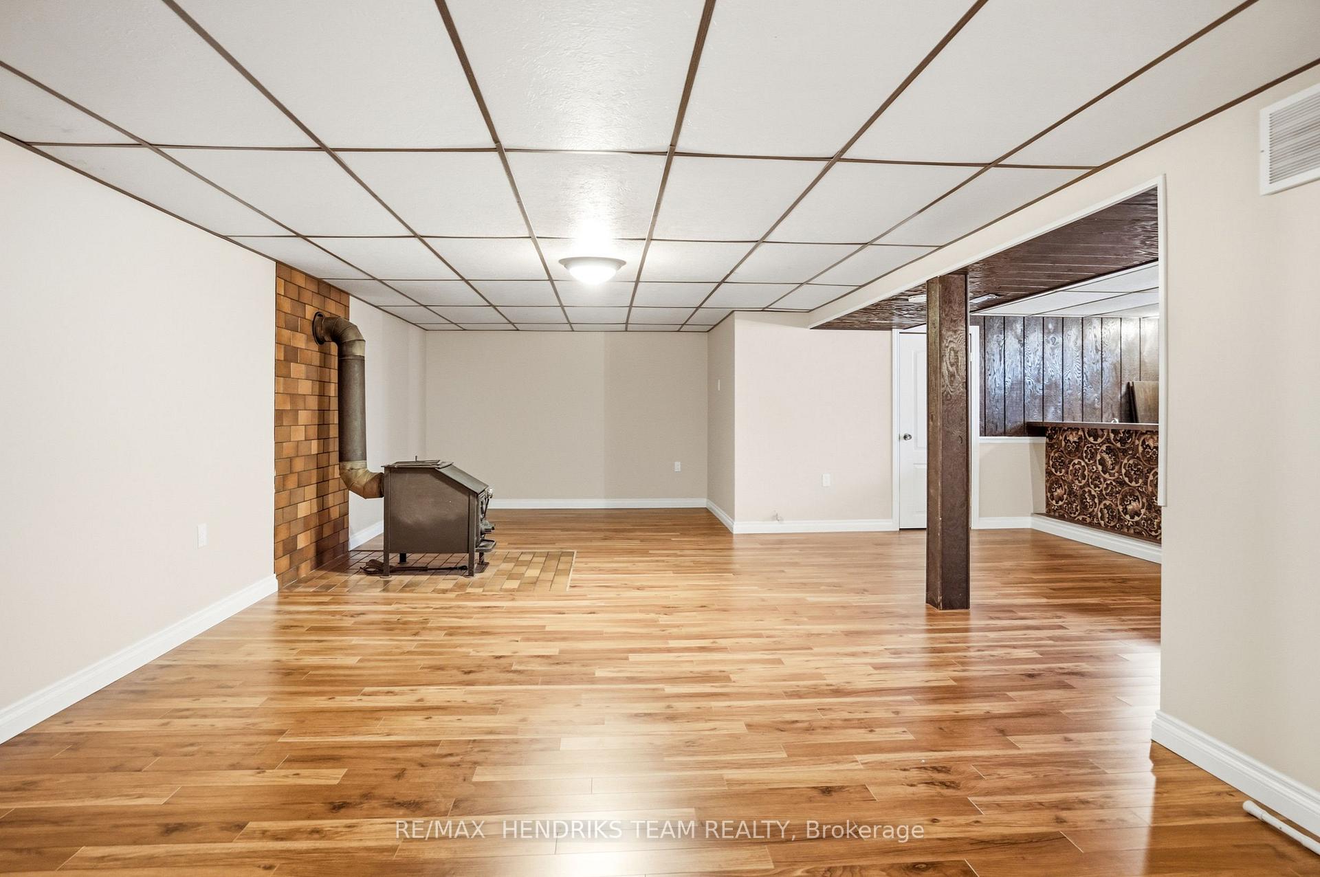 Photo 17 of 160 Classic Avenue, Welland, Lincoln/Crowland — HOMEH