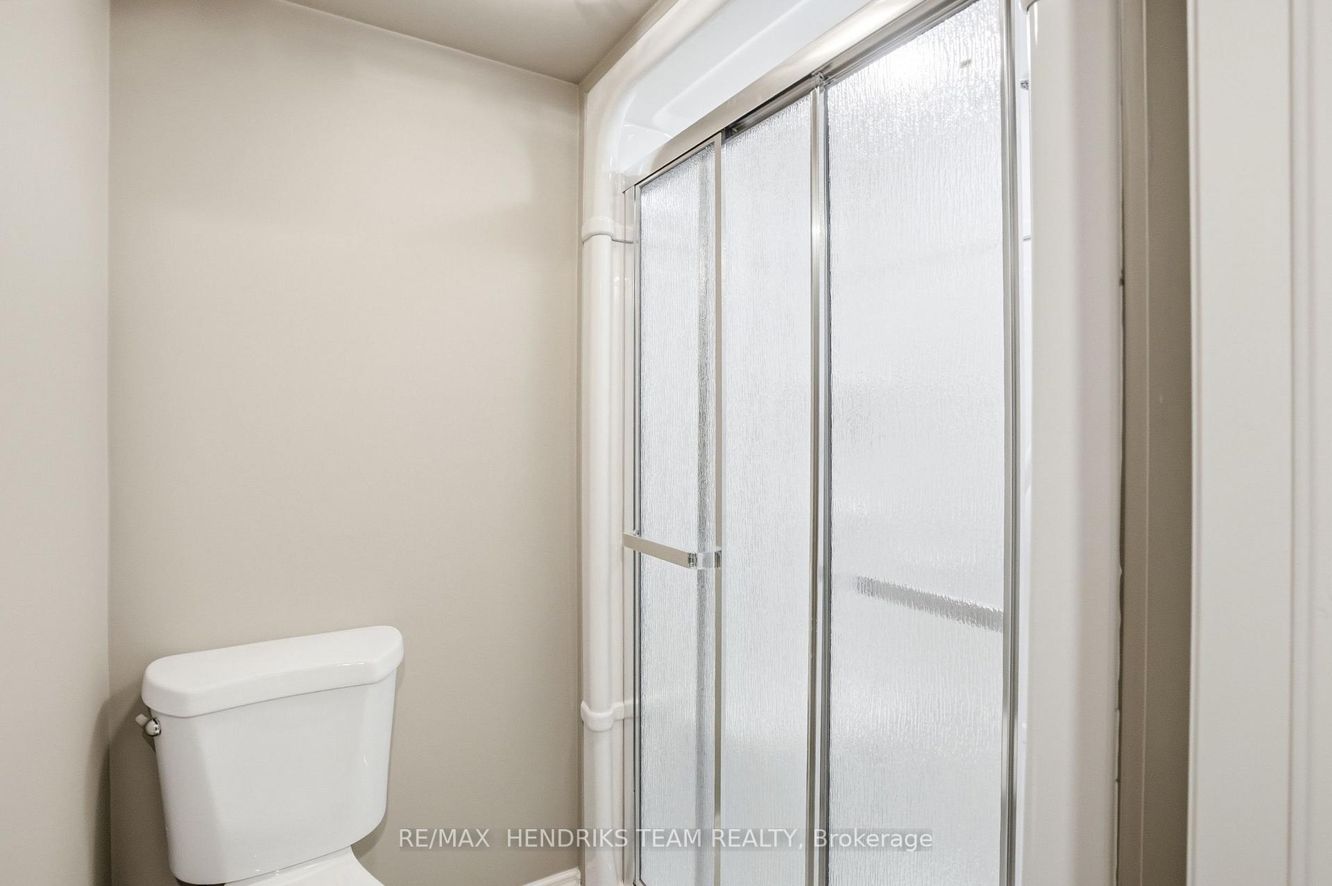 Photo 21 of 160 Classic Avenue, Welland, Lincoln/Crowland — HOMEH