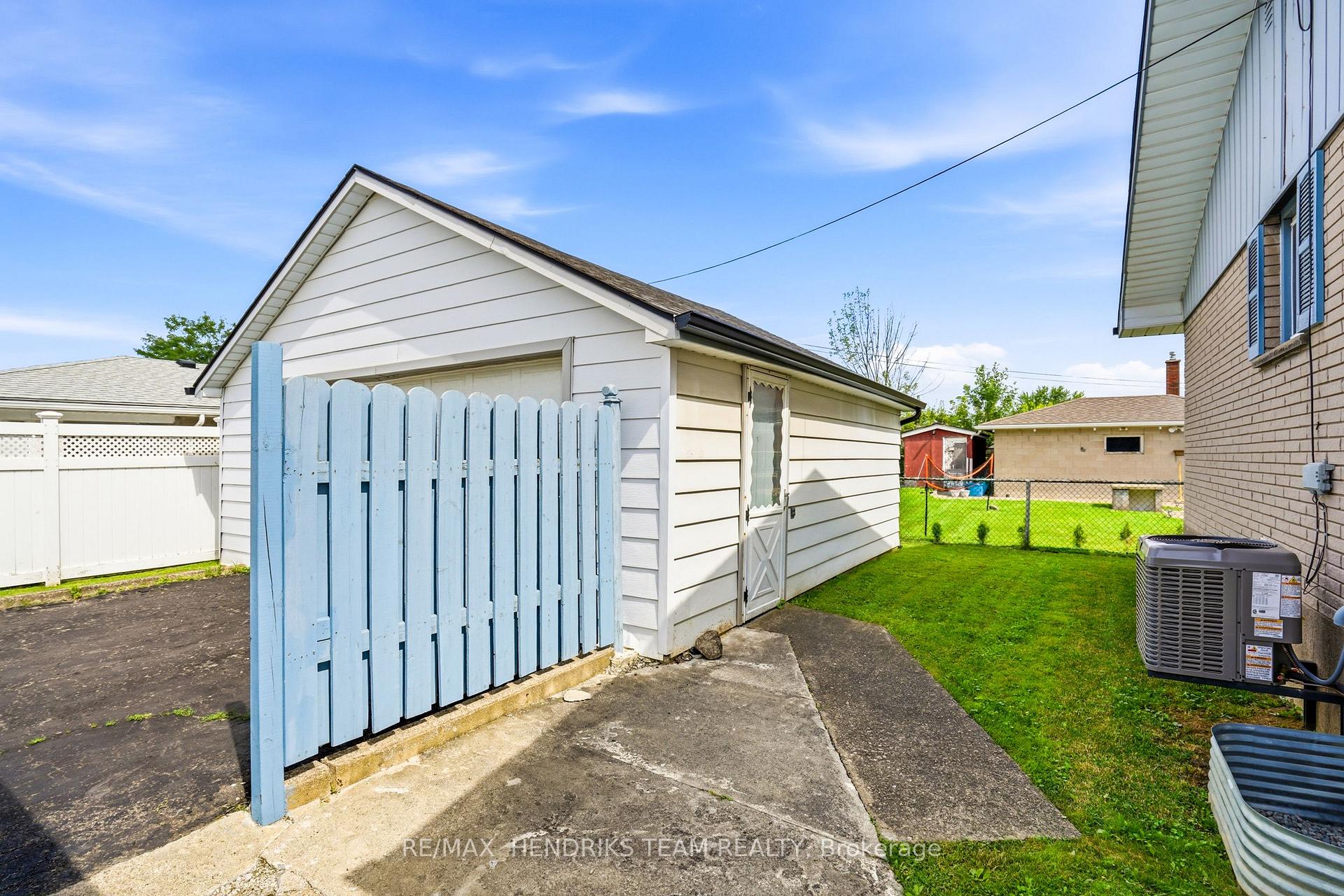 Photo 28 of 160 Classic Avenue, Welland, Lincoln/Crowland — HOMEH