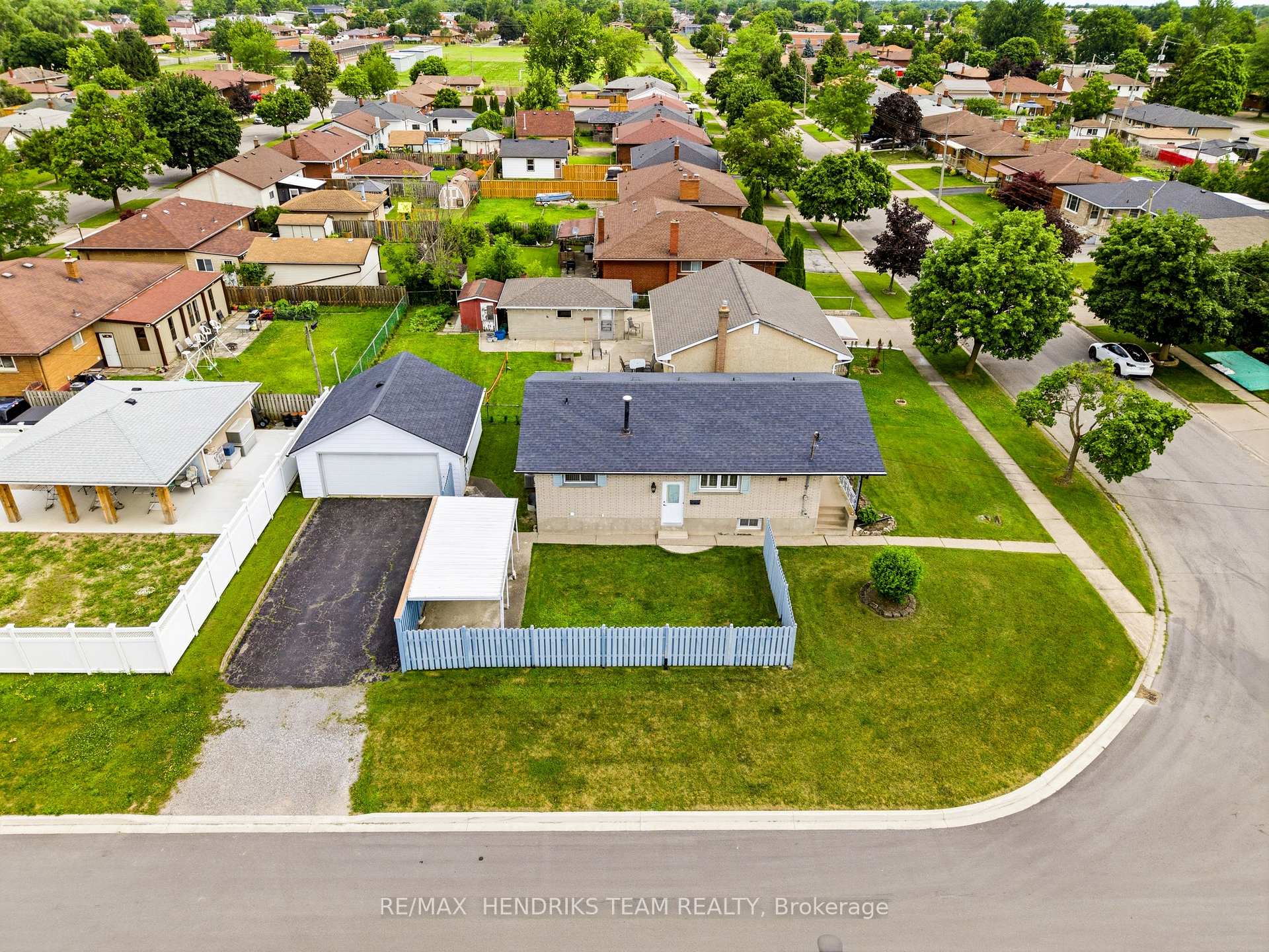 Photo 33 of 160 Classic Avenue, Welland, Lincoln/Crowland — HOMEH