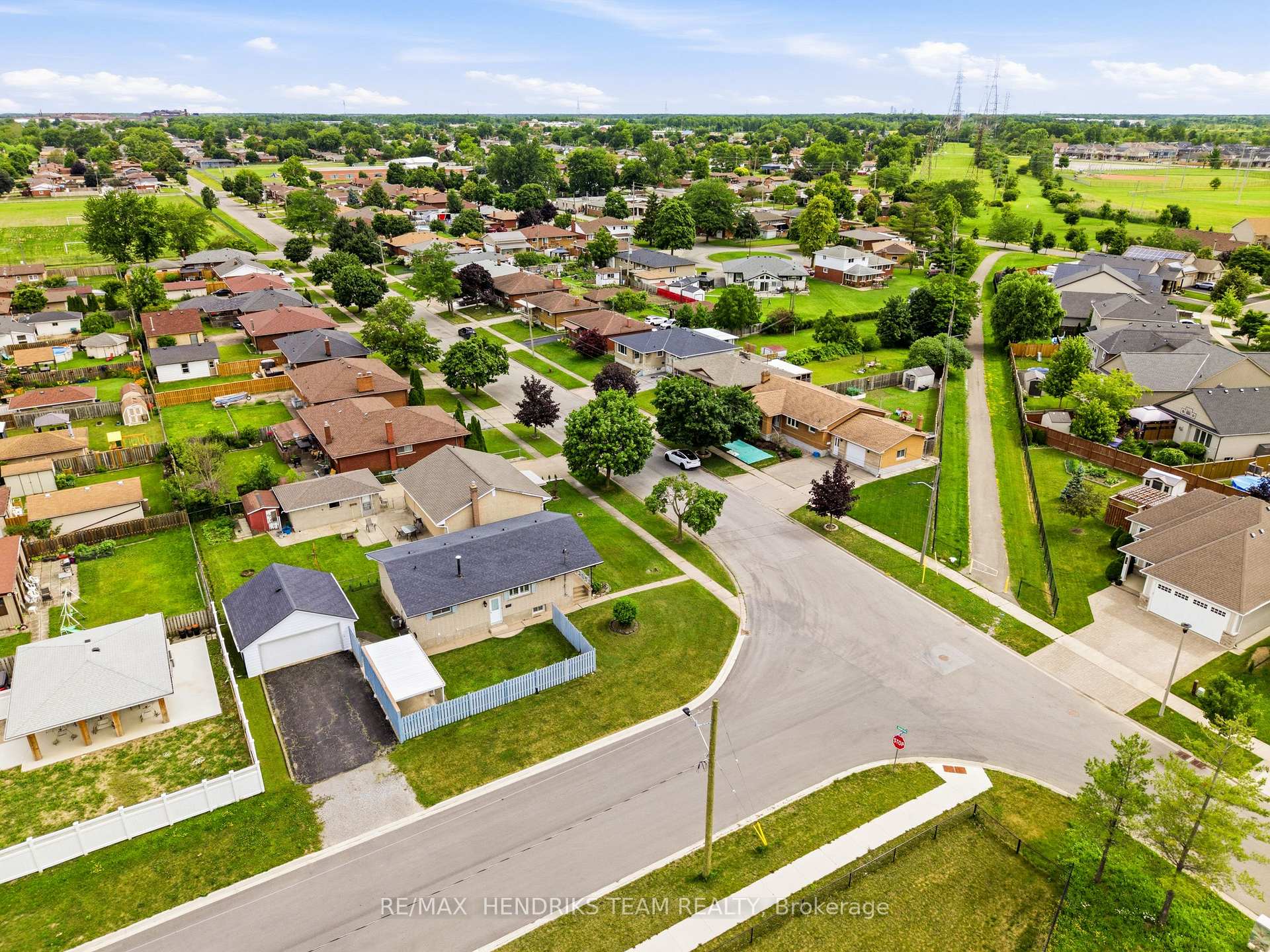 Photo 34 of 160 Classic Avenue, Welland, Lincoln/Crowland — HOMEH