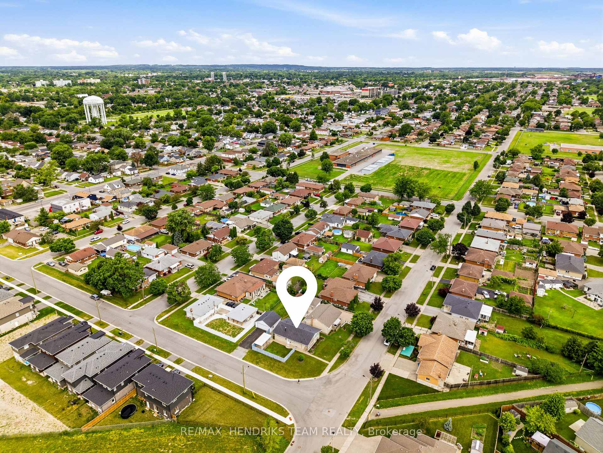 Photo 35 of 160 Classic Avenue, Welland, Lincoln/Crowland — HOMEH